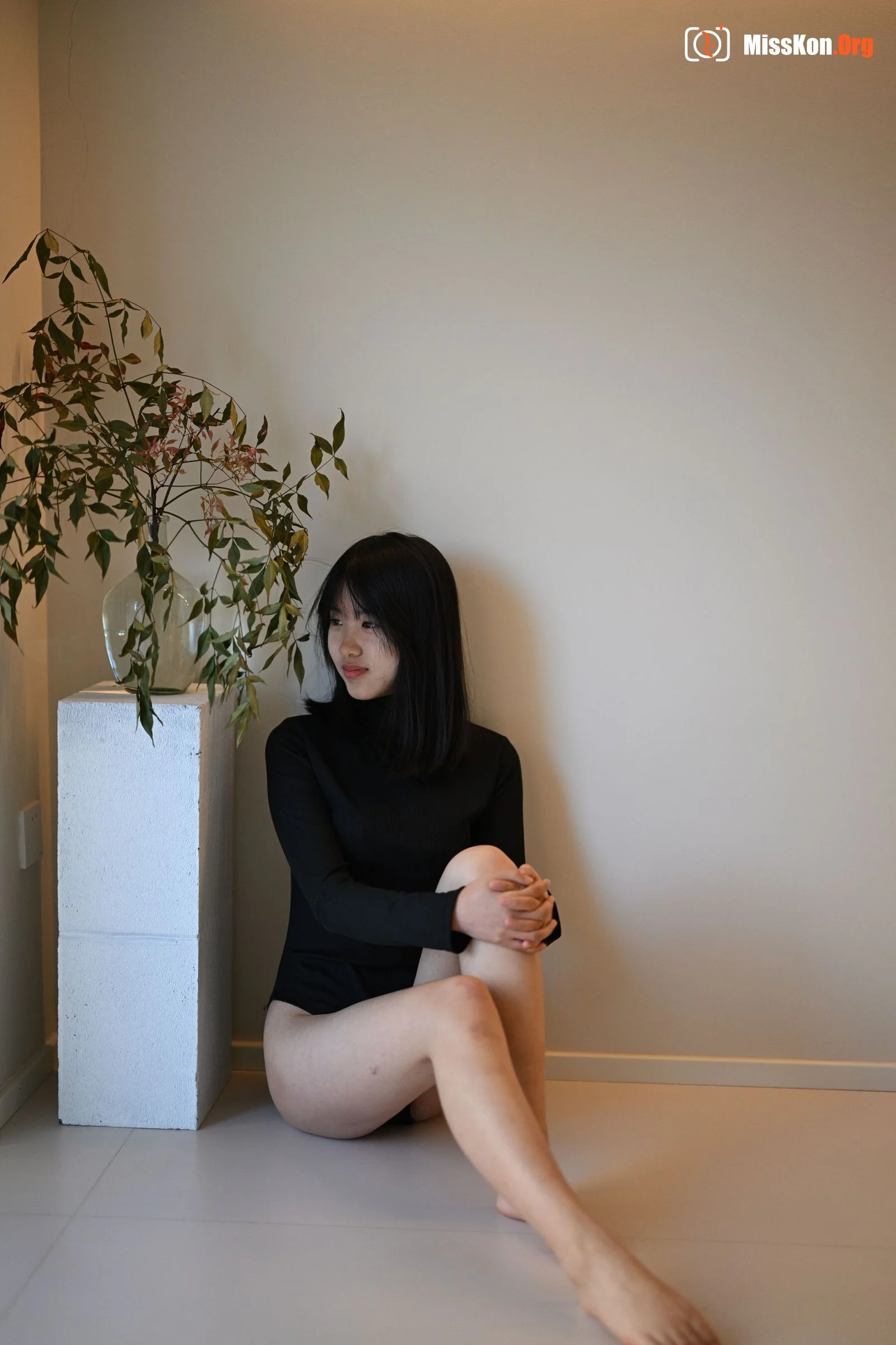 Best friends' intimate and revealing nude photoshoot set (2023-11-26) - Photo 11