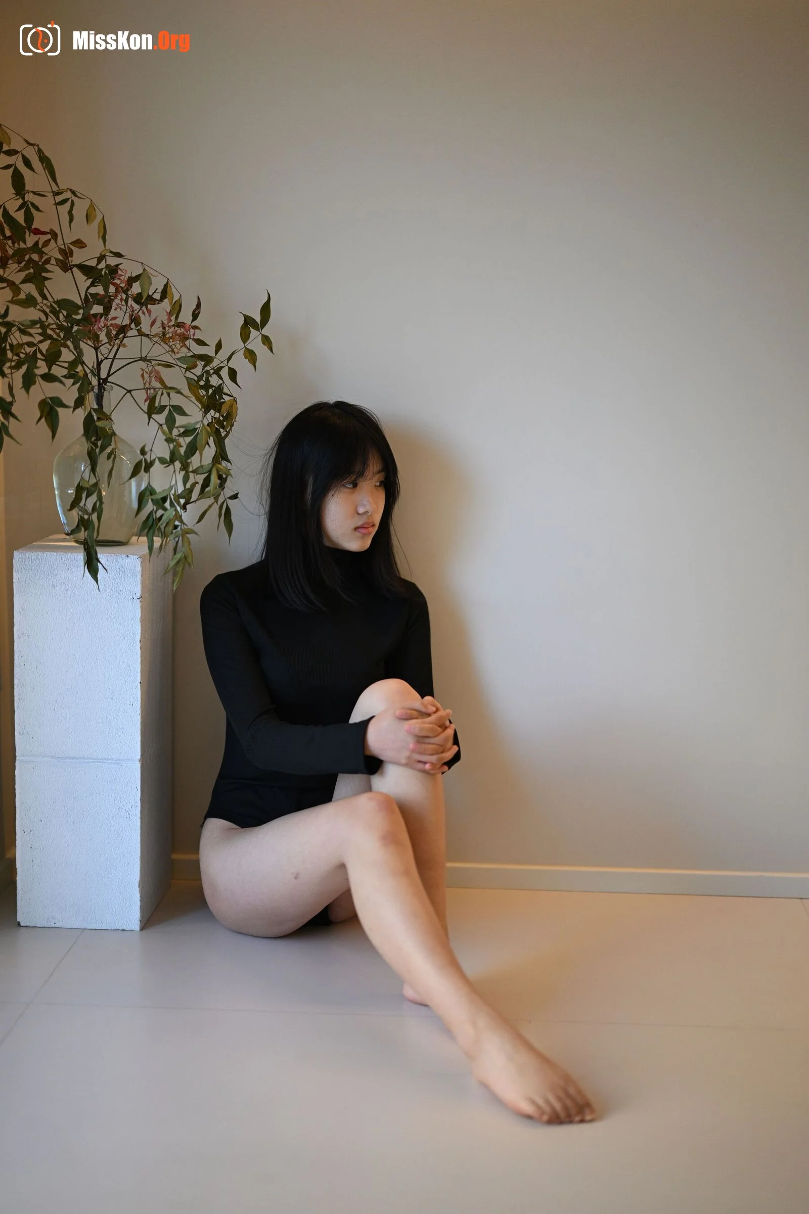 Best friends' intimate and revealing nude photoshoot set (2023-11-26) - Photo 9