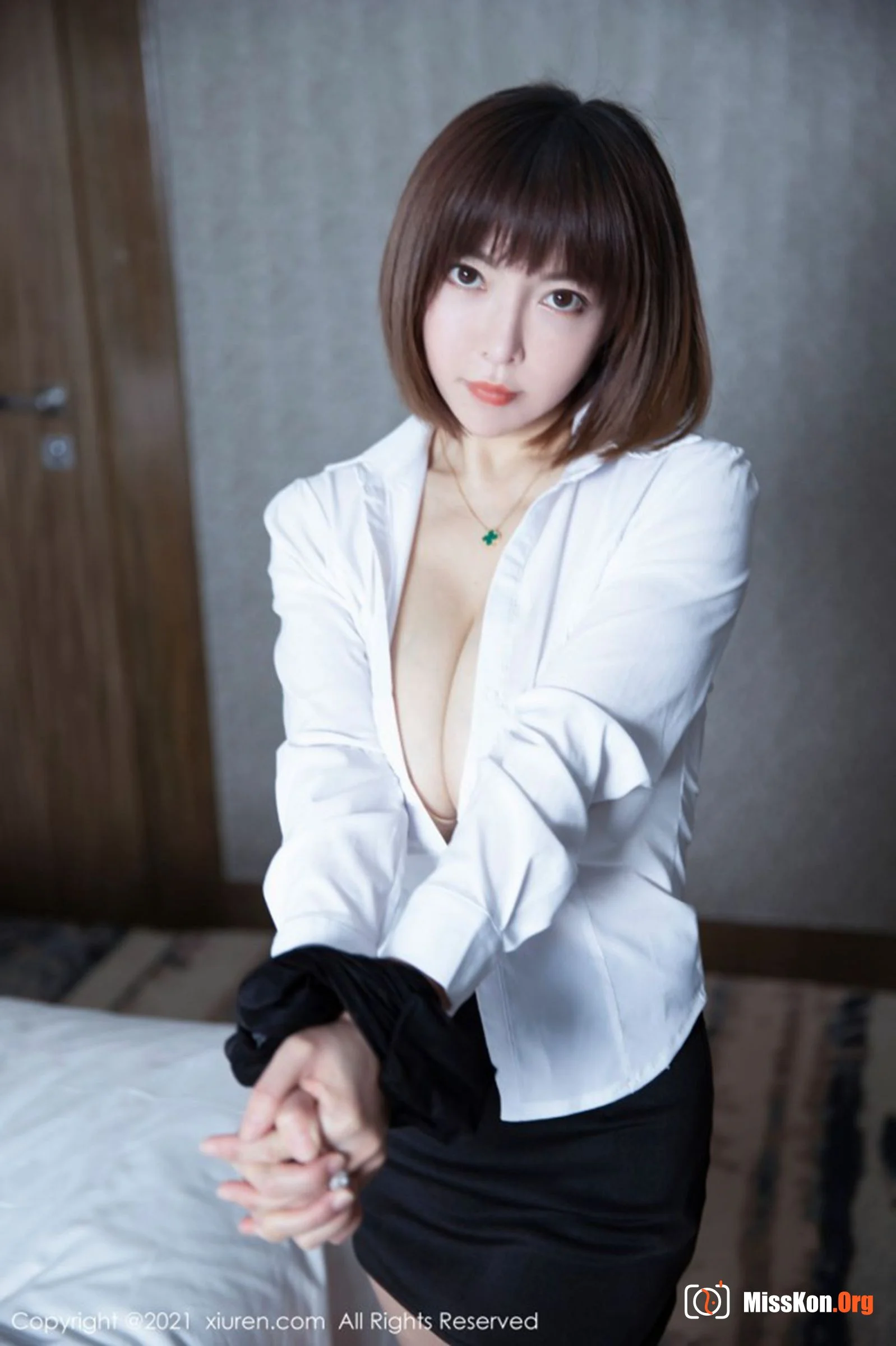 Big white rabbit - Photo 40