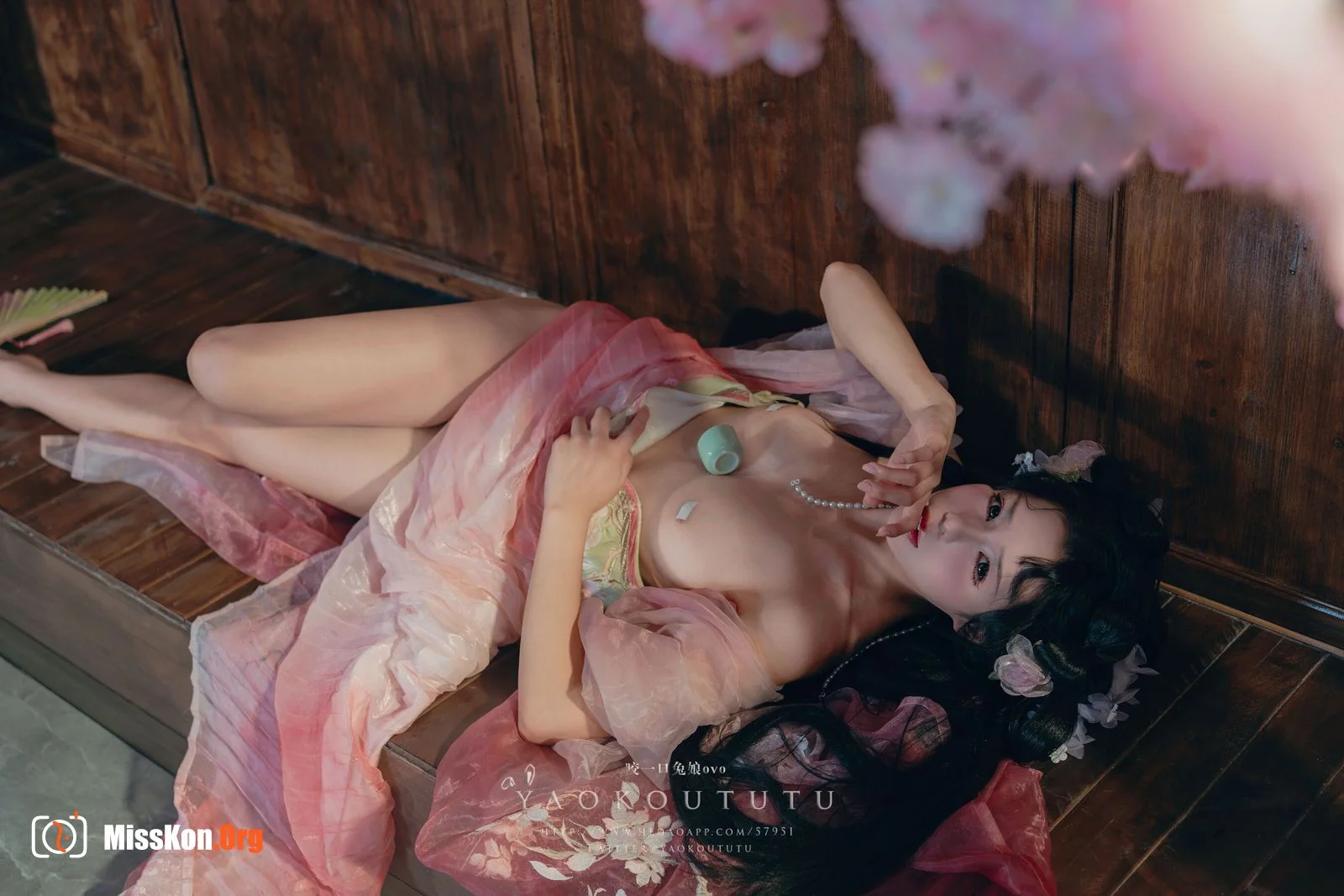 Bite Bunny: Drunk by the lotus pond - Photo 13