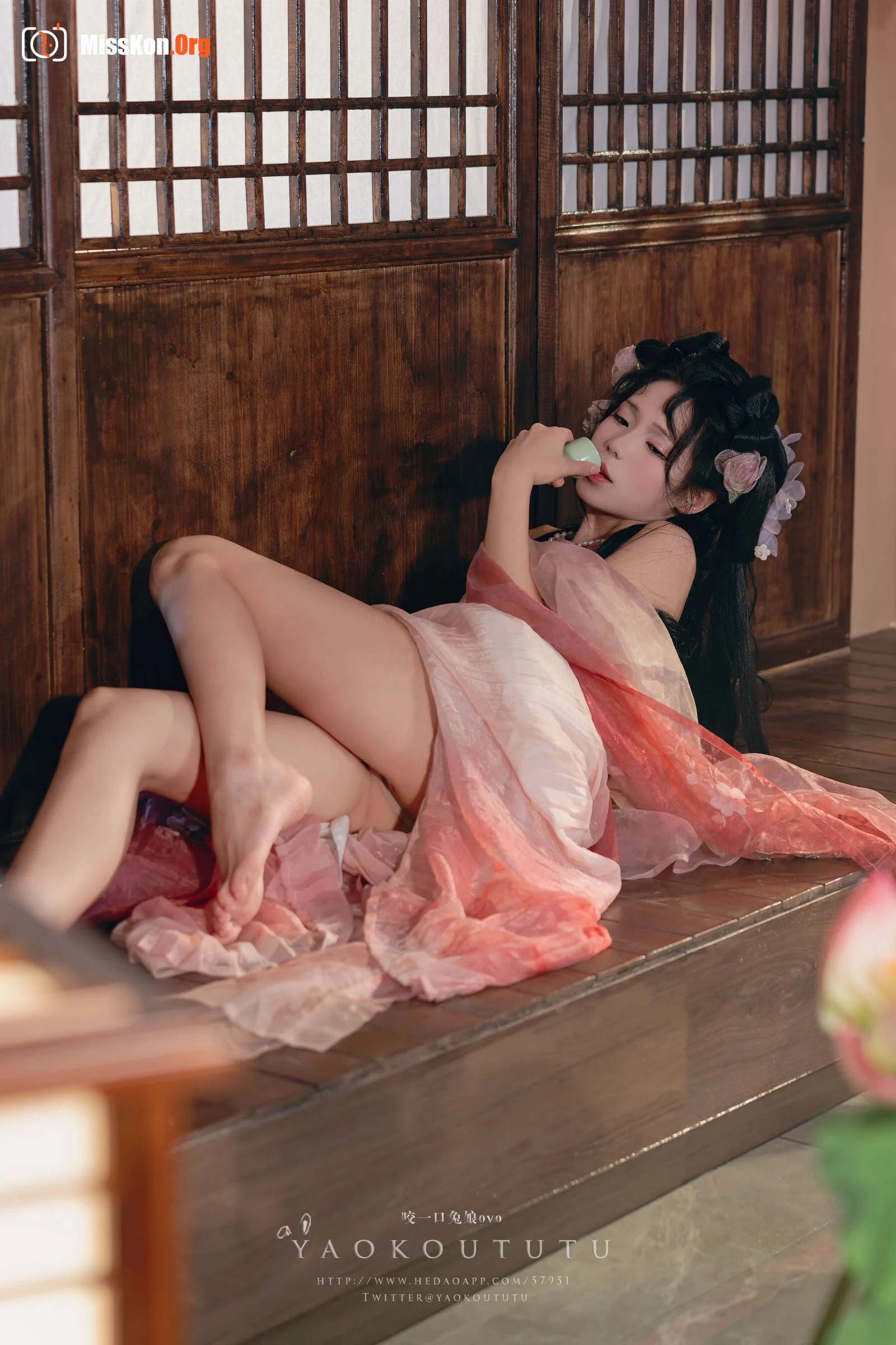 Bite Bunny: Drunk by the lotus pond - Photo 9