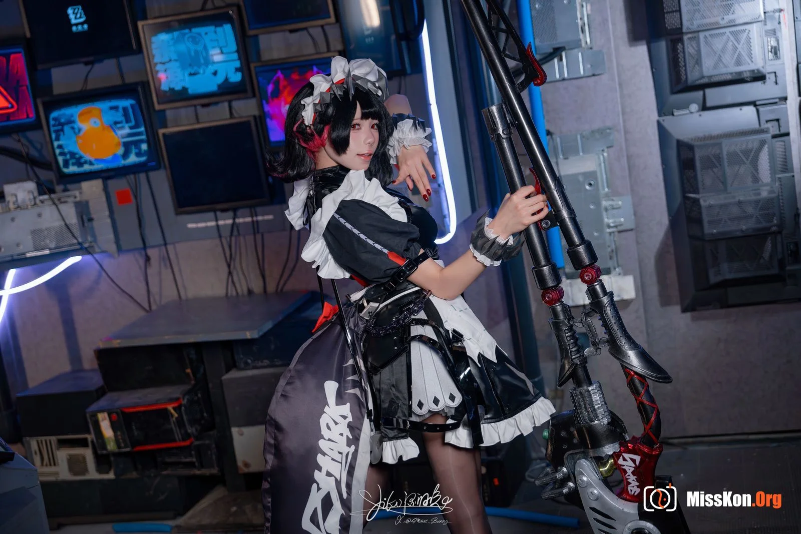 Bite Bunny: Lazy Waves-Ellen Joe - Photo 10