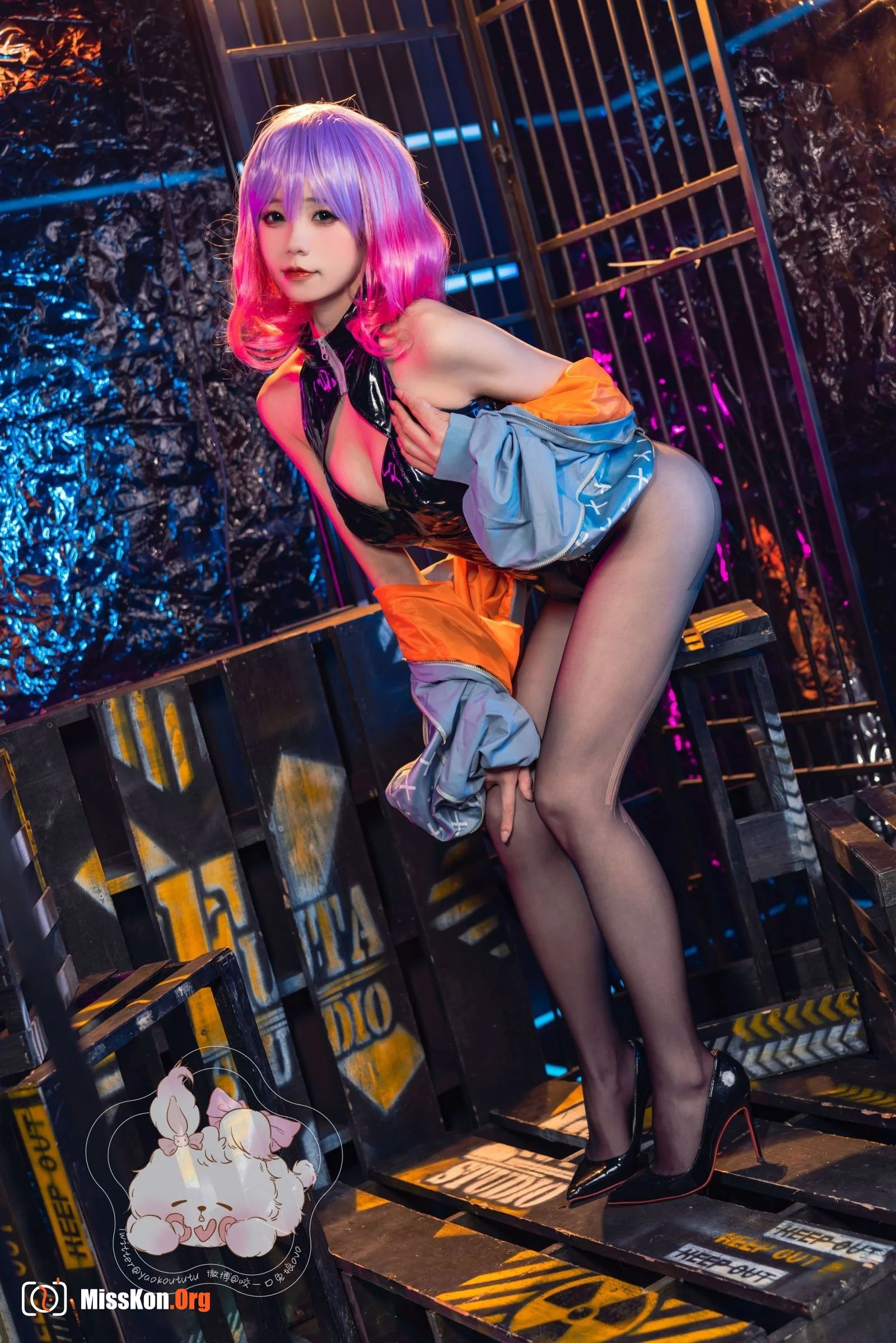 Bite Bunny: Mask Girl Luna - Photo 19