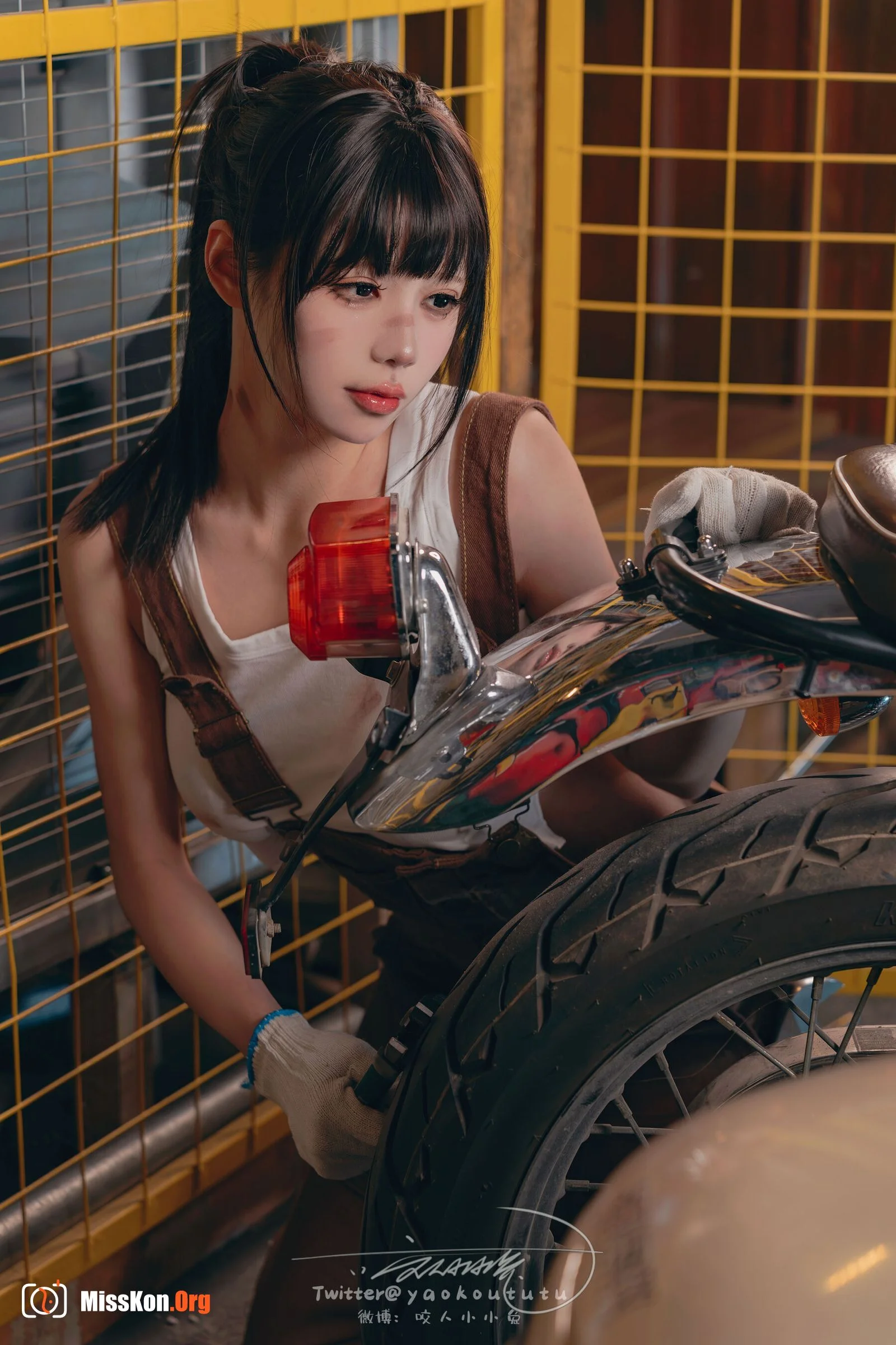 Bite Bunny: Motorcycle mechanic Shake it - Photo 17
