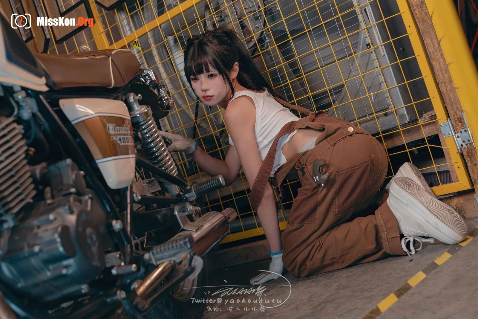 Bite Bunny: Motorcycle mechanic Shake it - Photo 19