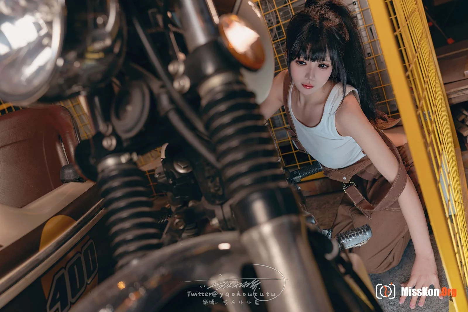 Bite Bunny: Motorcycle mechanic Shake it - Photo 5