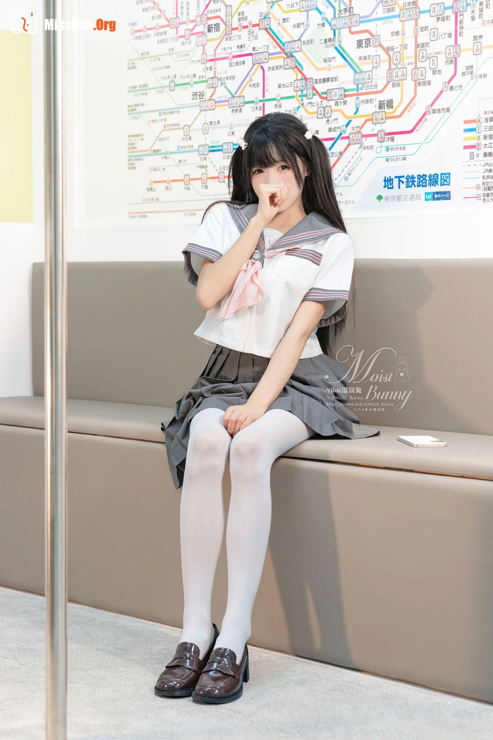 Bite Bunny: Subway Girl Love Cycle - Photo 10