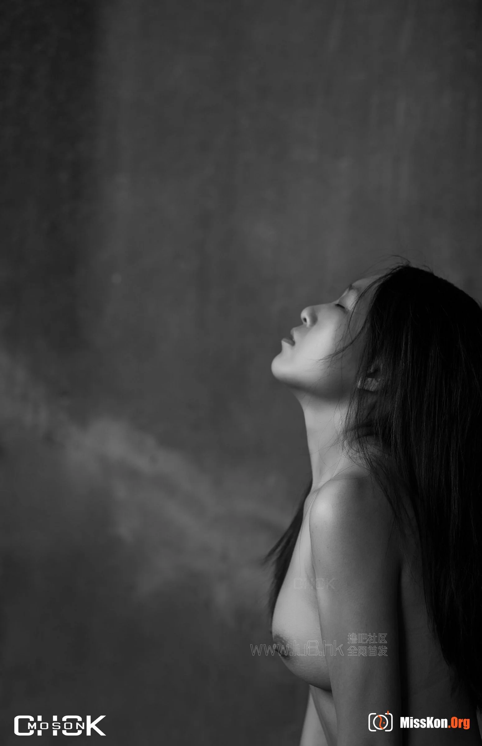 Black and white - Photo 3
