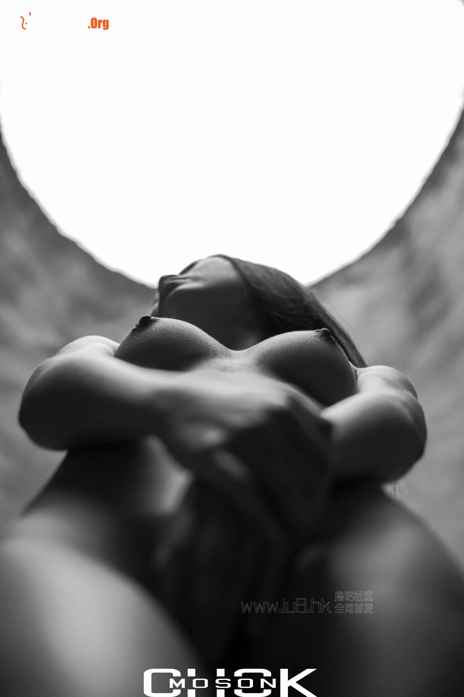 Black and white - Photo 5