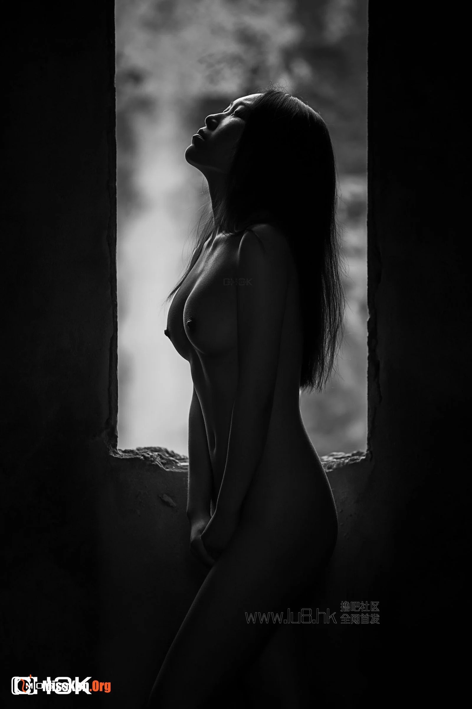Black and white - Photo 7