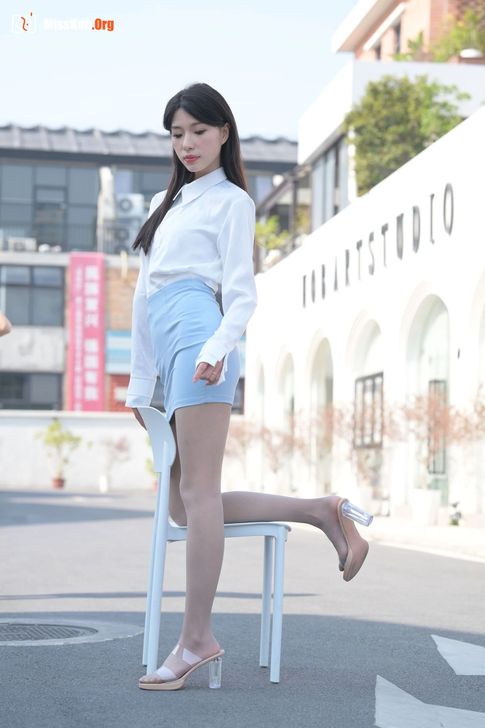 Blue uniform beauty - Photo 11