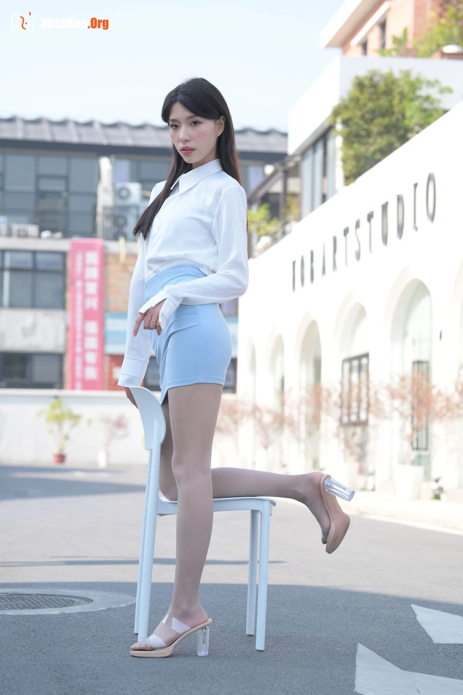 Blue uniform beauty - Photo 9