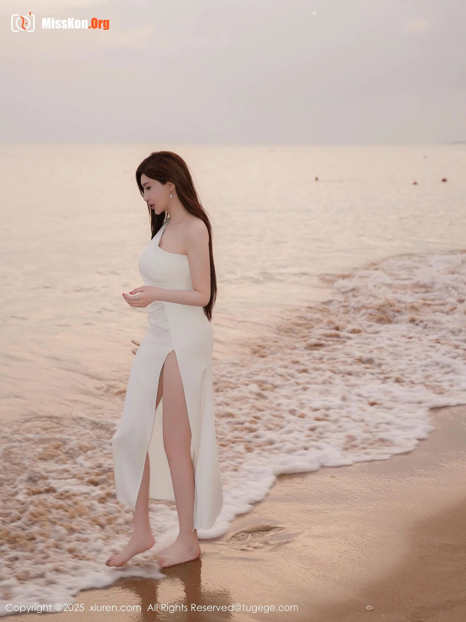 Carol Zhou YanxiX - Photo 12