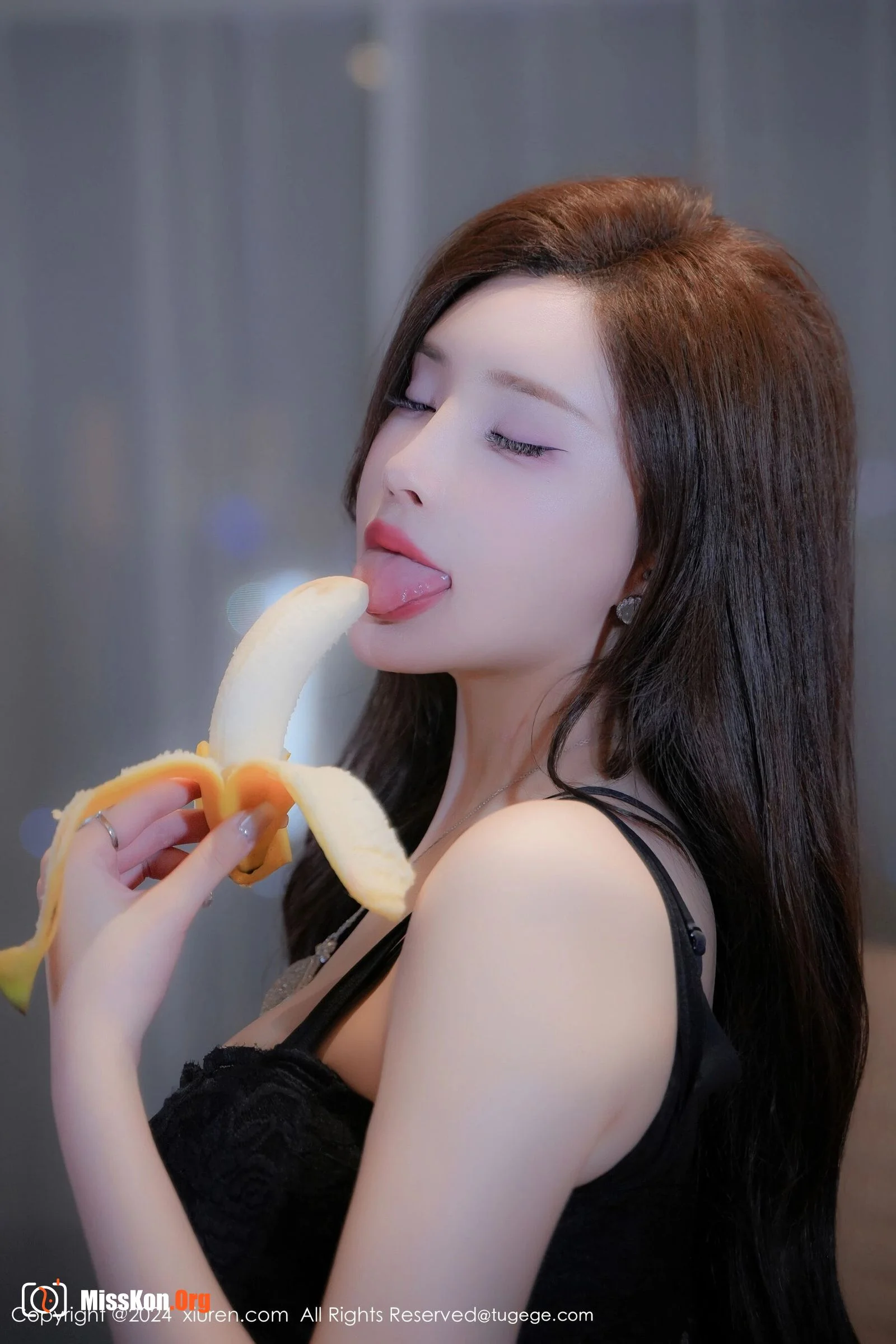 Carol Zhou YanxiX - Photo 3