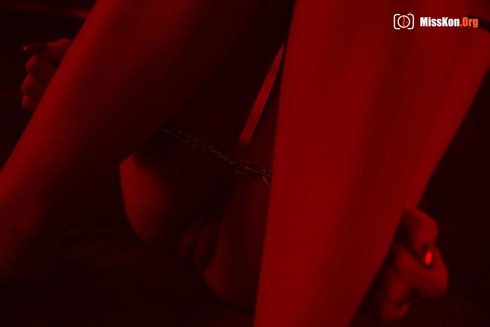 Cazi: Red - Photo 11