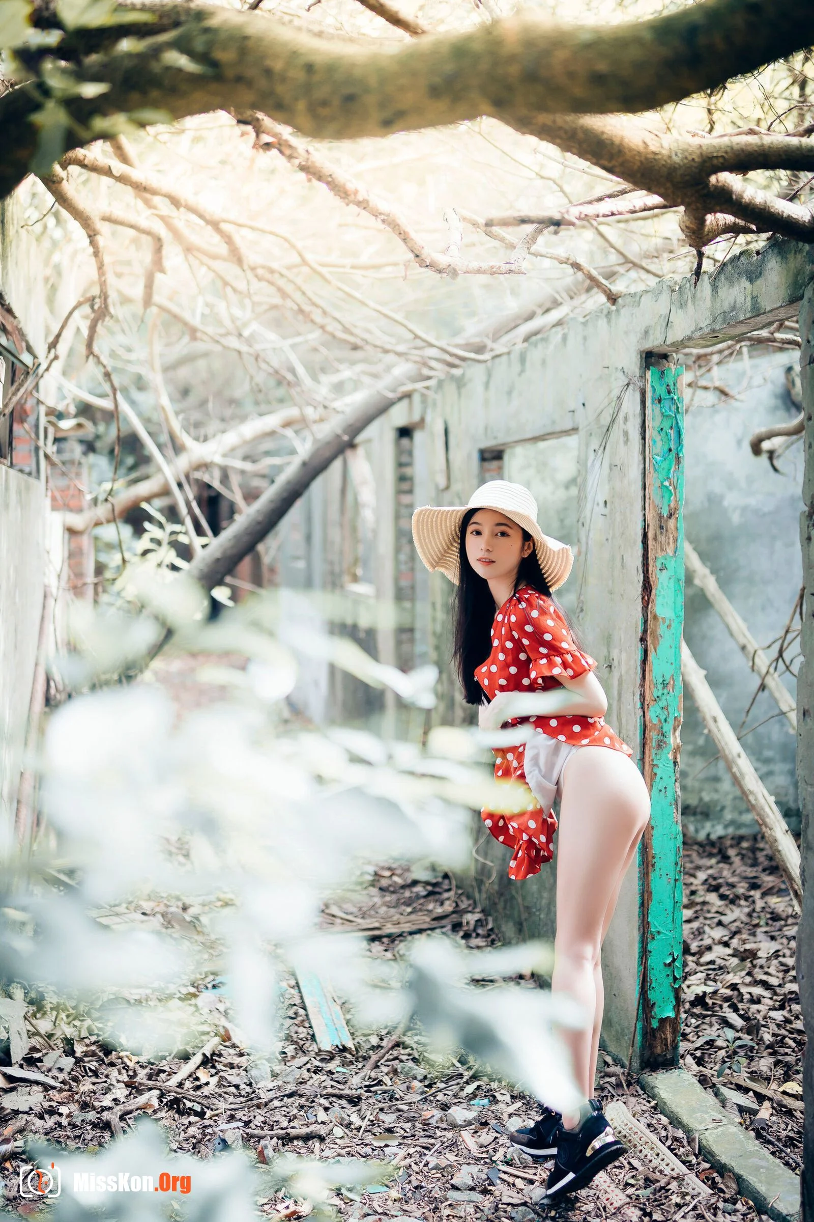 Chen Chen: Single 5 - Photo 8