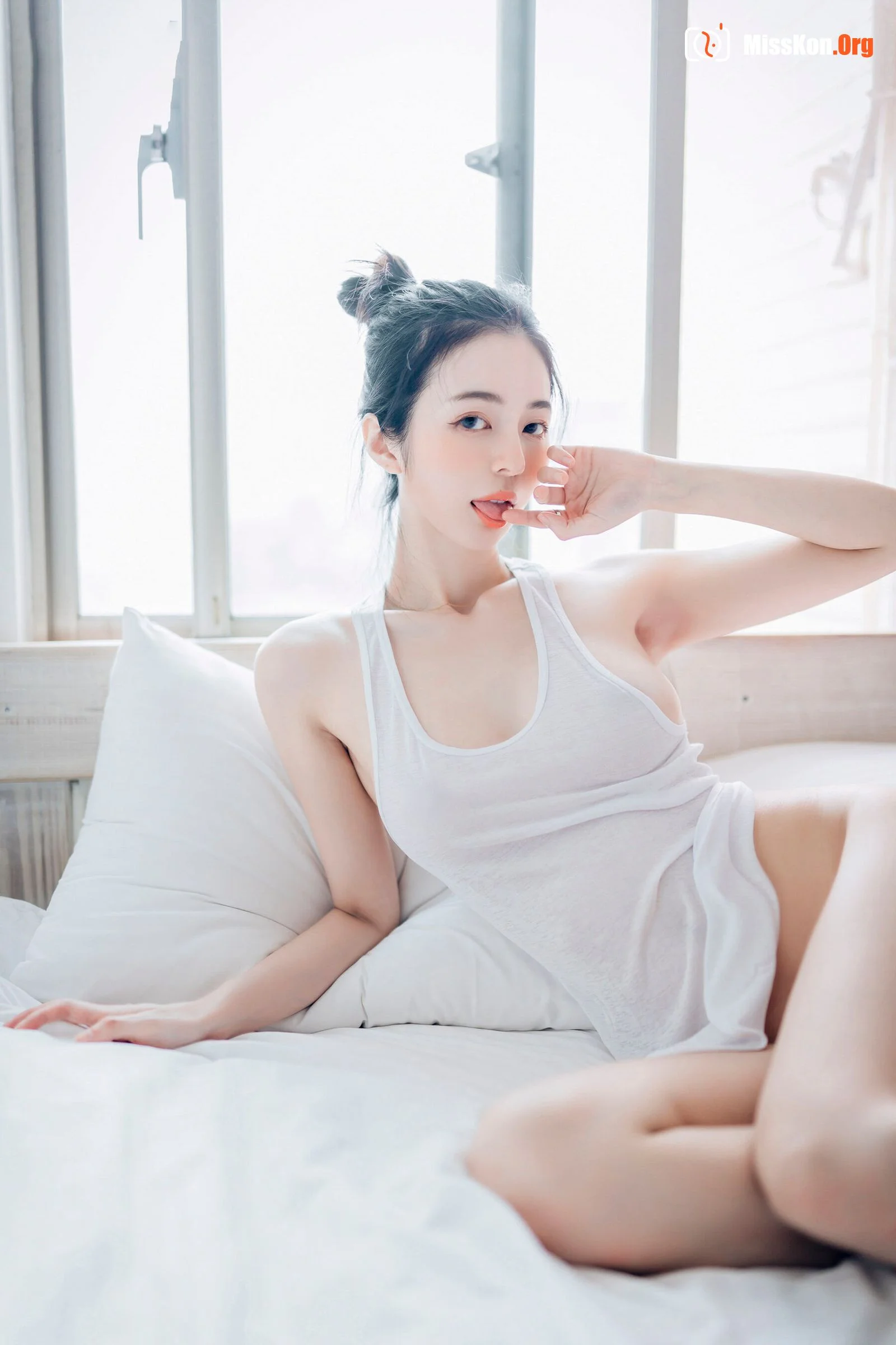 Chen Chen: Single 8 - Photo 103
