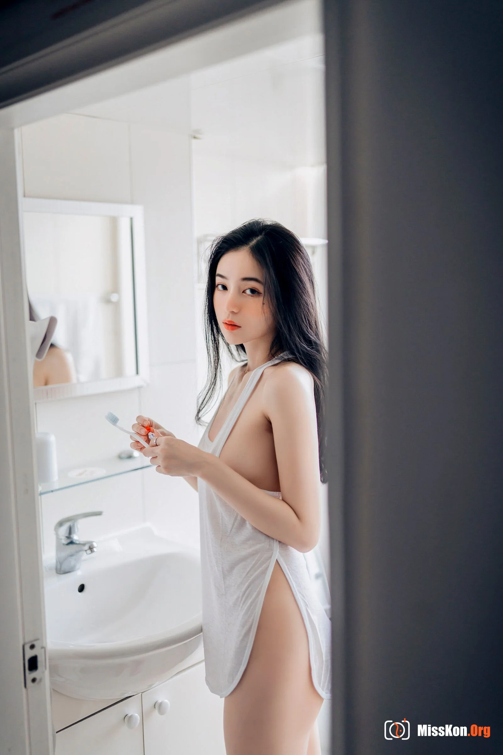 Chen Chen: Single 8 - Photo 118