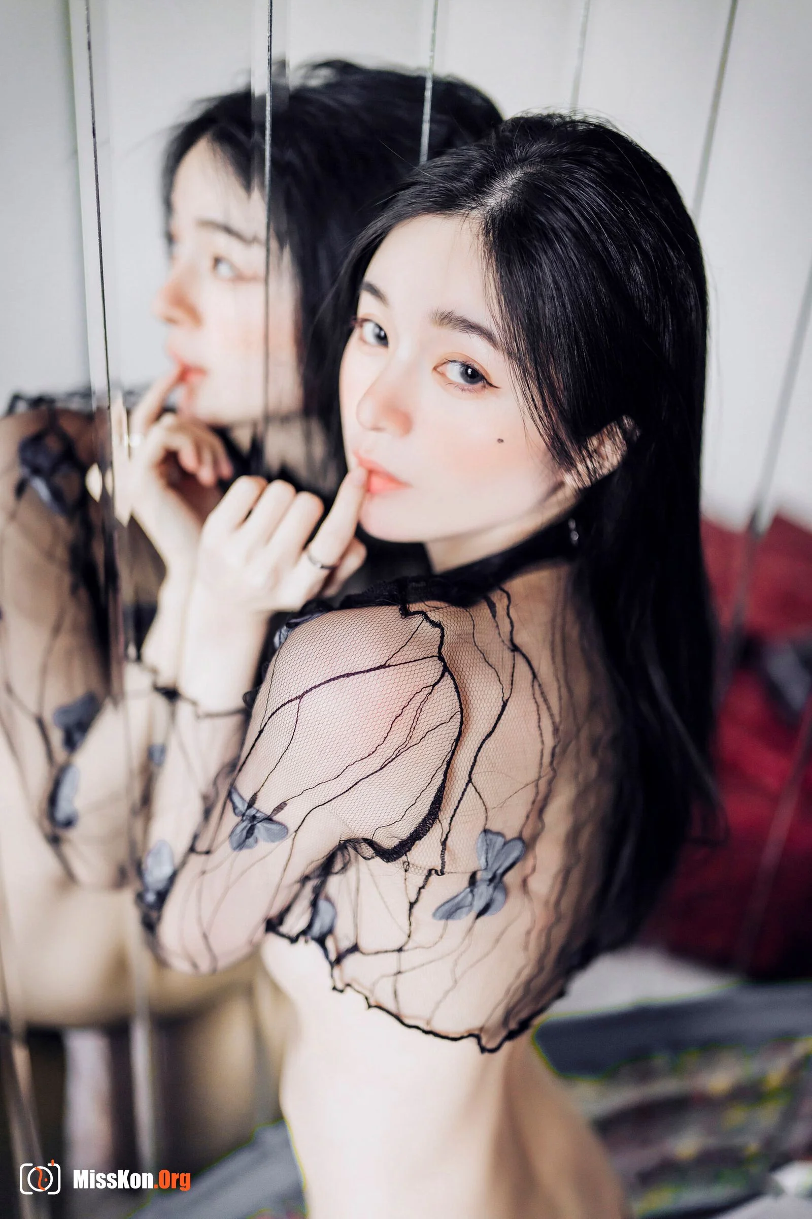 Chen Chen: Single 8 - Photo 48