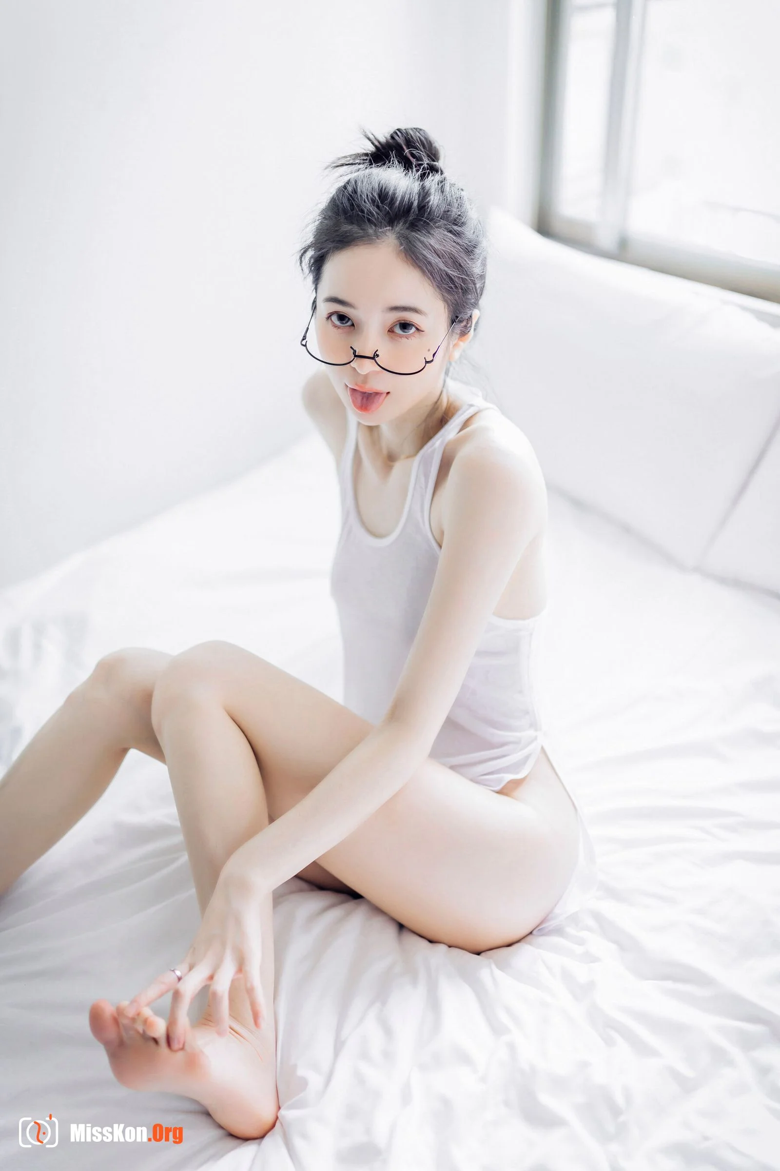 Chen Chen: Single 8 - Photo 99