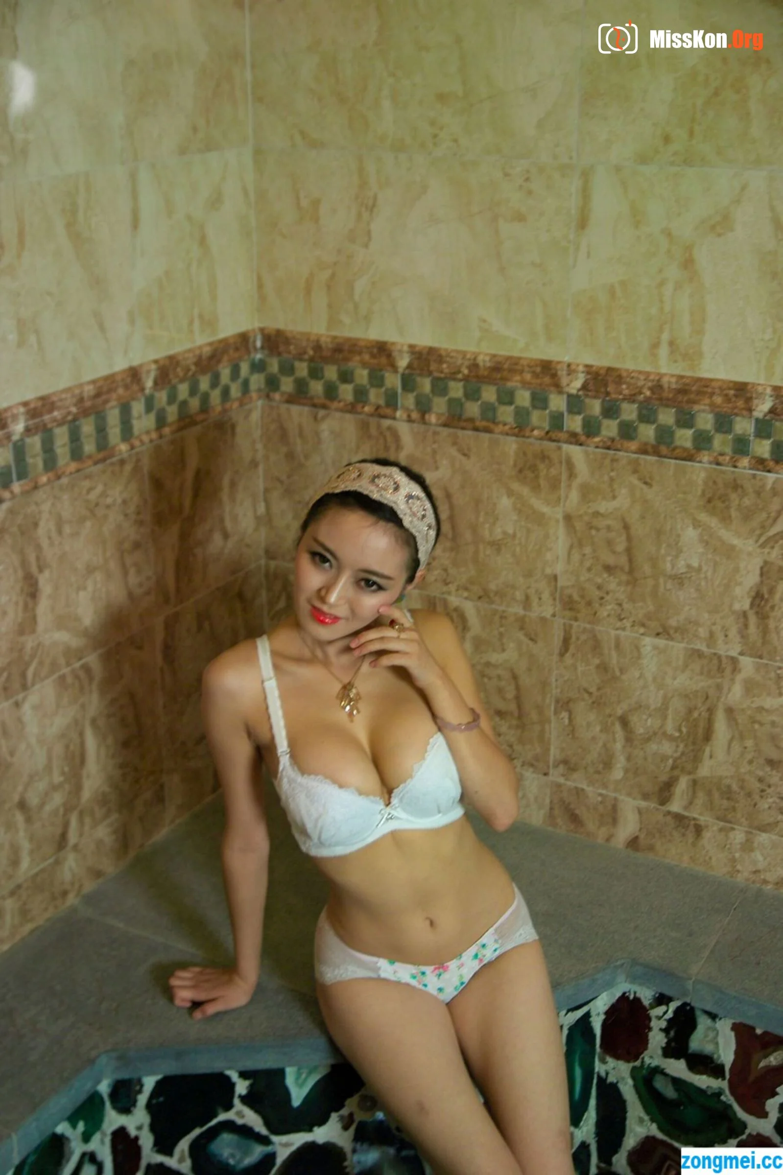 Chinese model Pan Chunhui sexy photo set - Photo 4