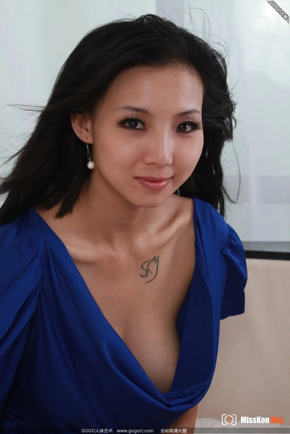 Chinese model Yiyi privately shoots proud breasts - Photo 6