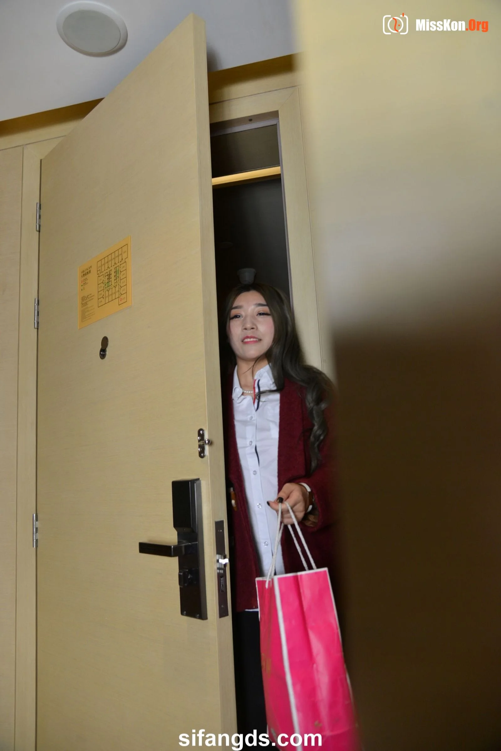 Chinese Models Photo Album: Kim Hee - Photo 2