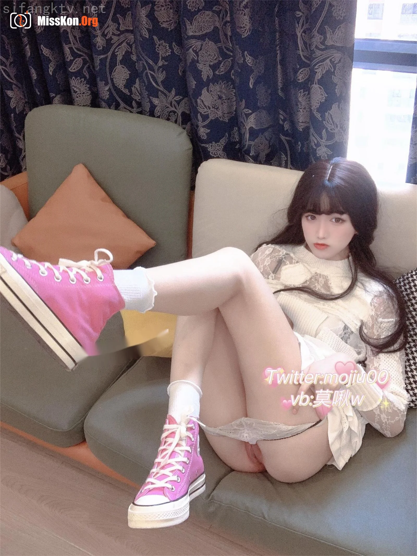 Customized Private Photoshoot - Photo 16