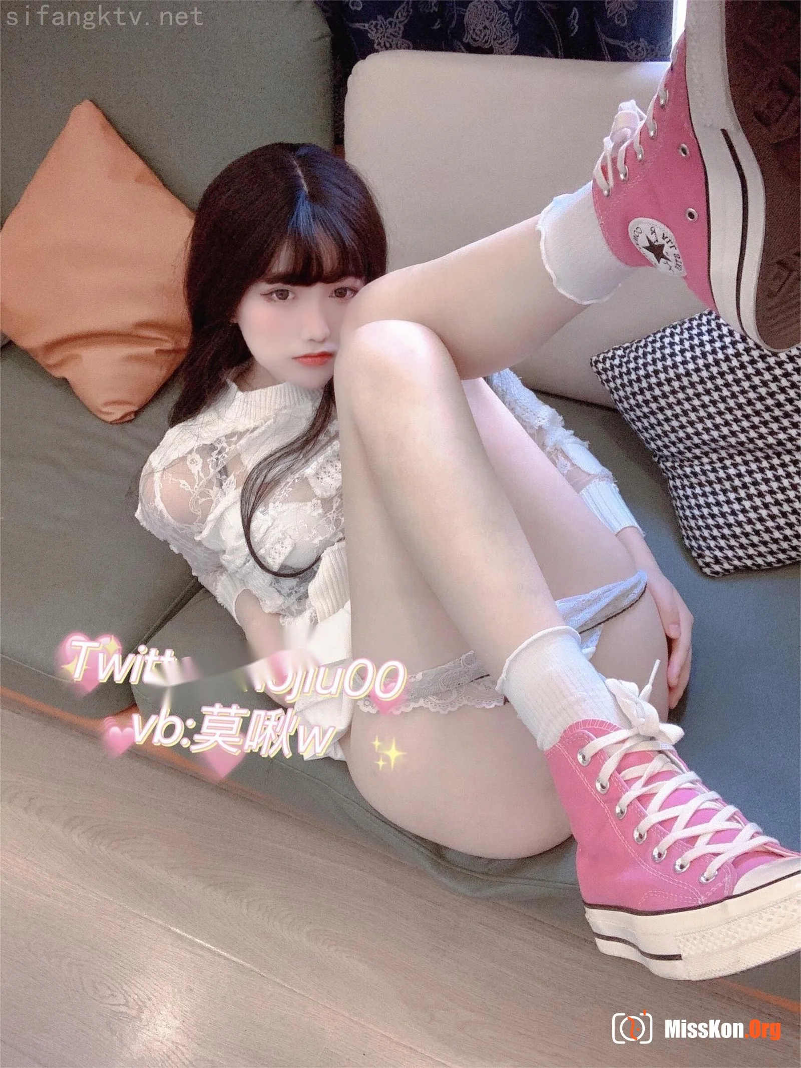 Customized Private Photoshoot - Photo 3