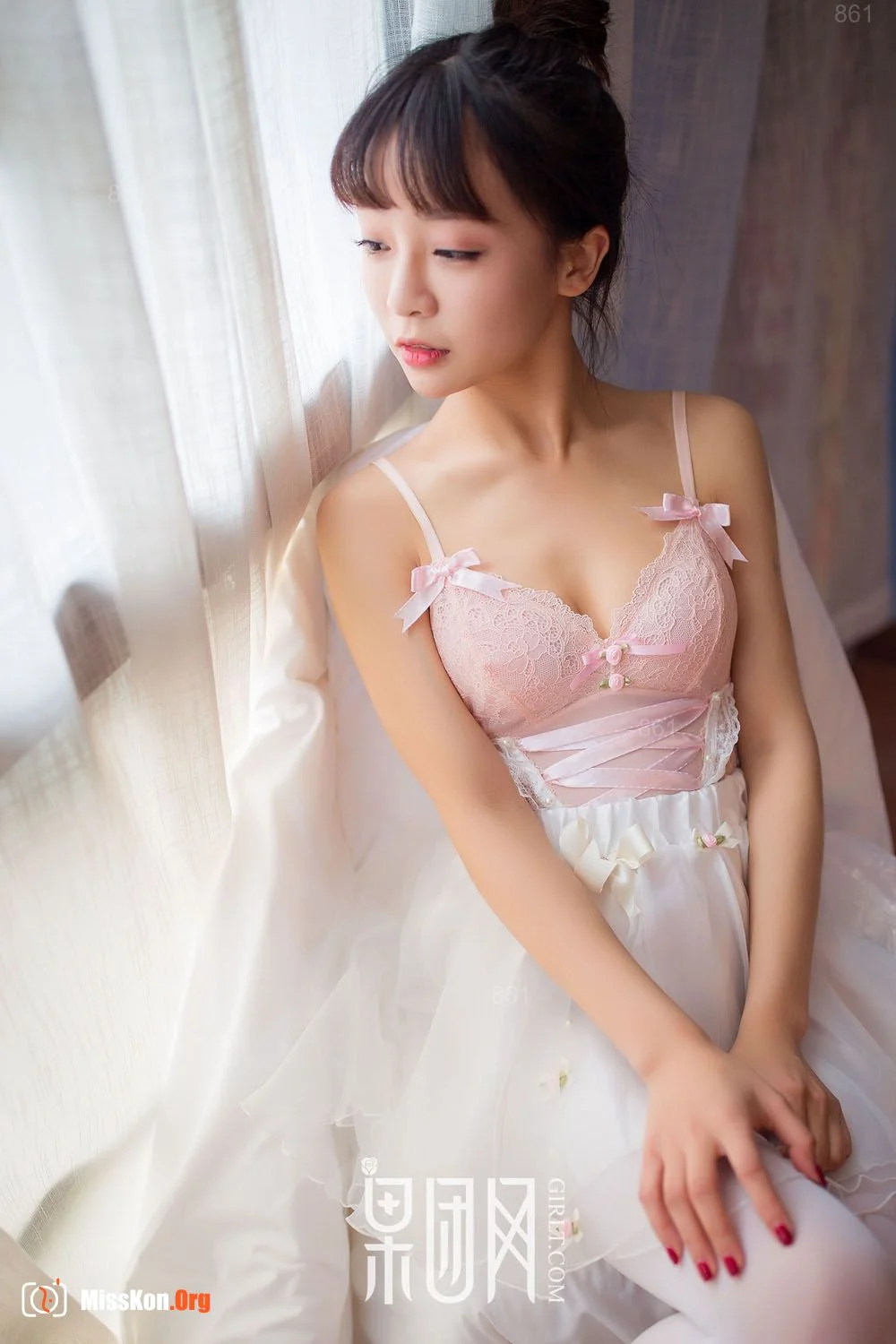 Cute girl pink candy - Photo 10