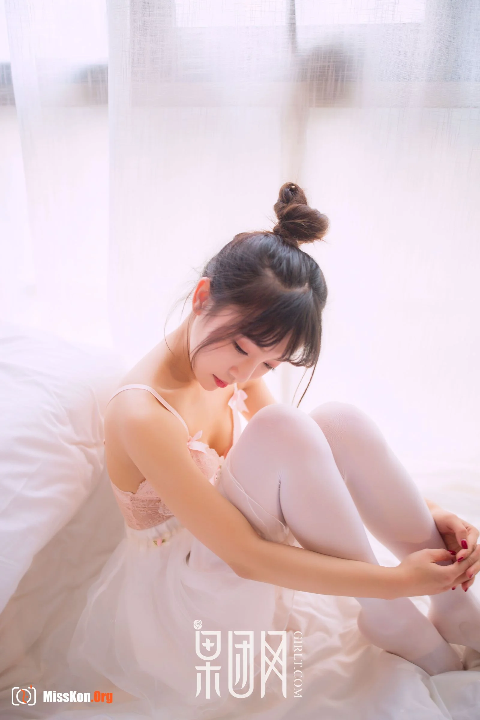 Cute girl pink candy - Photo 13