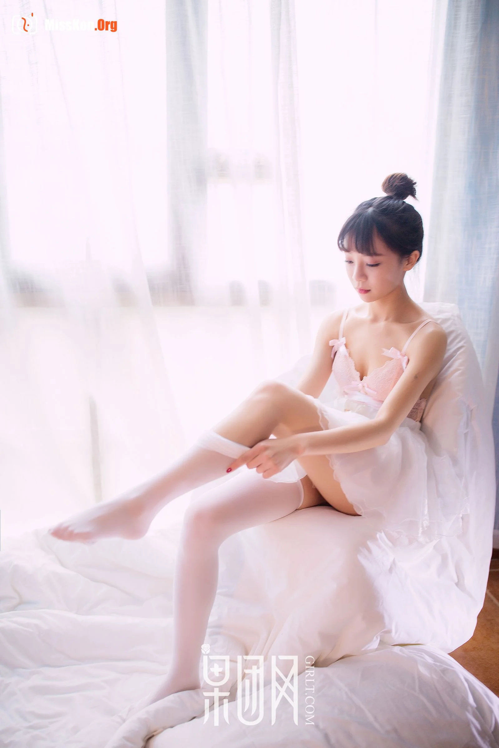 Cute girl pink candy - Photo 7