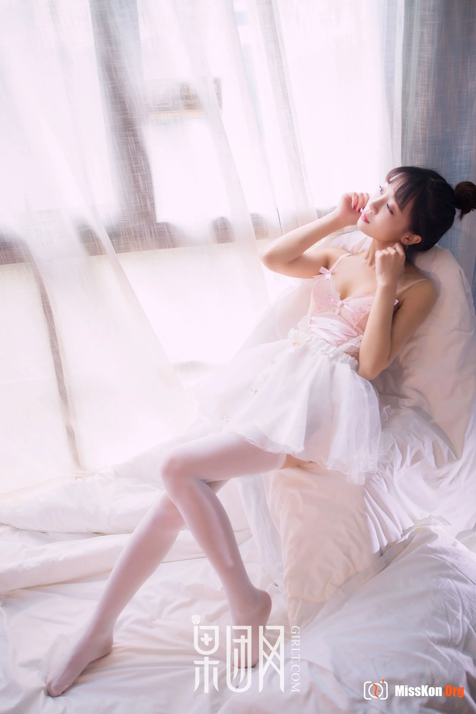 Cute girl pink candy - Photo 9
