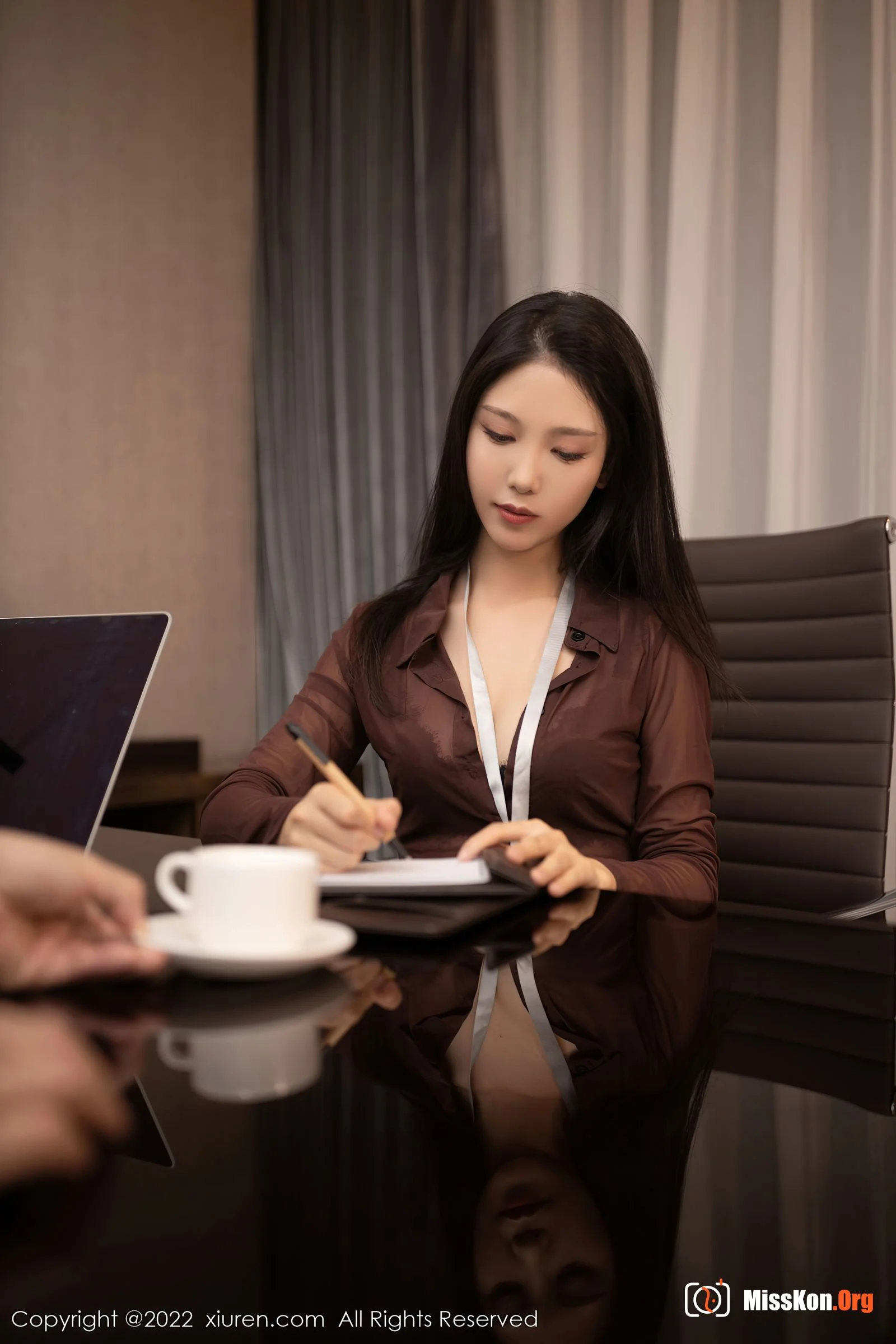 抖娘·利世《酒店里的加料咖啡》 - 照片 4