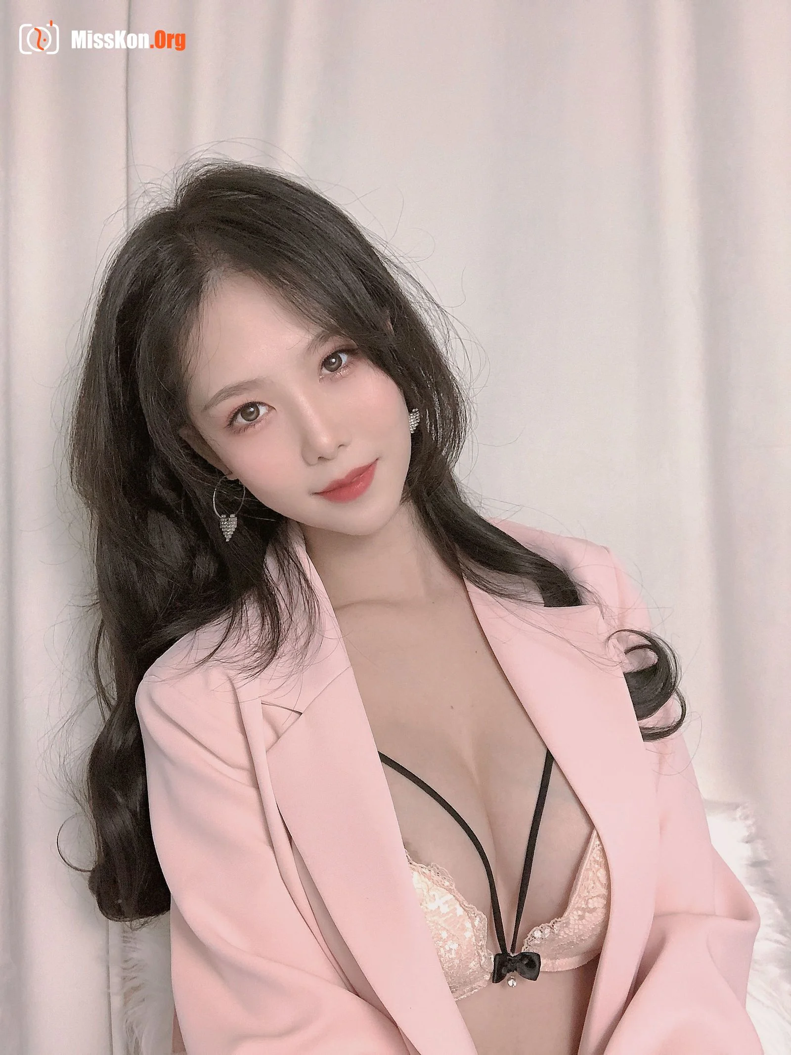Douniang Lishi: Pink suit - Photo 2