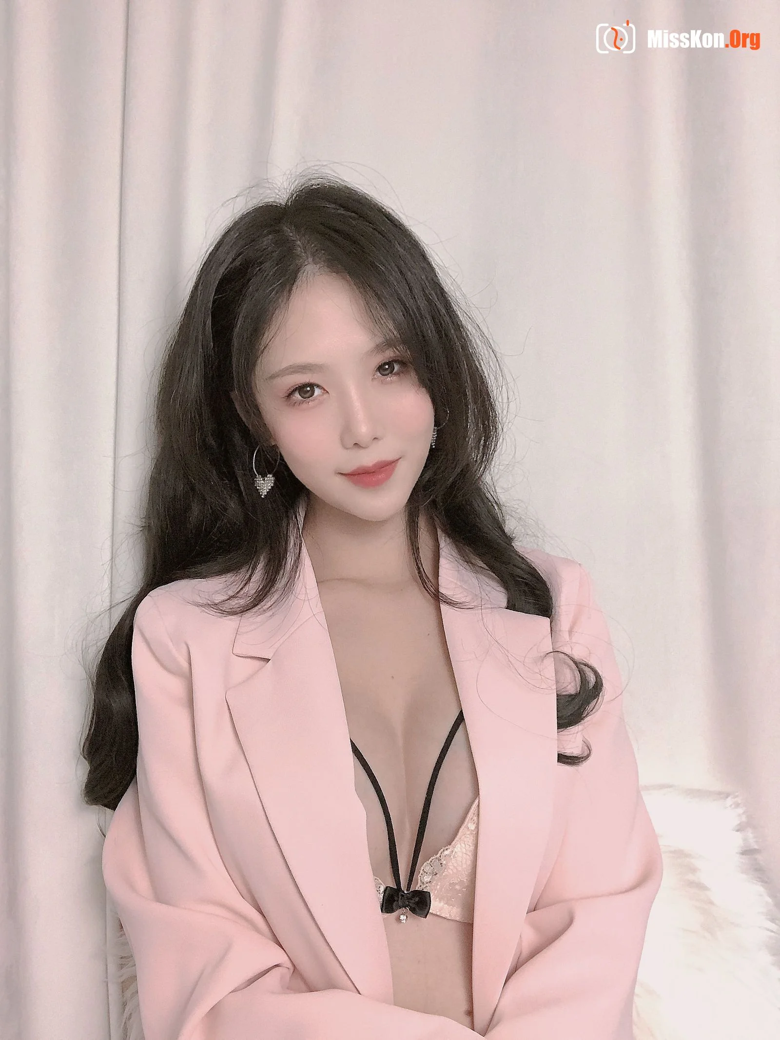 Douniang Lishi: Pink suit - Photo 3
