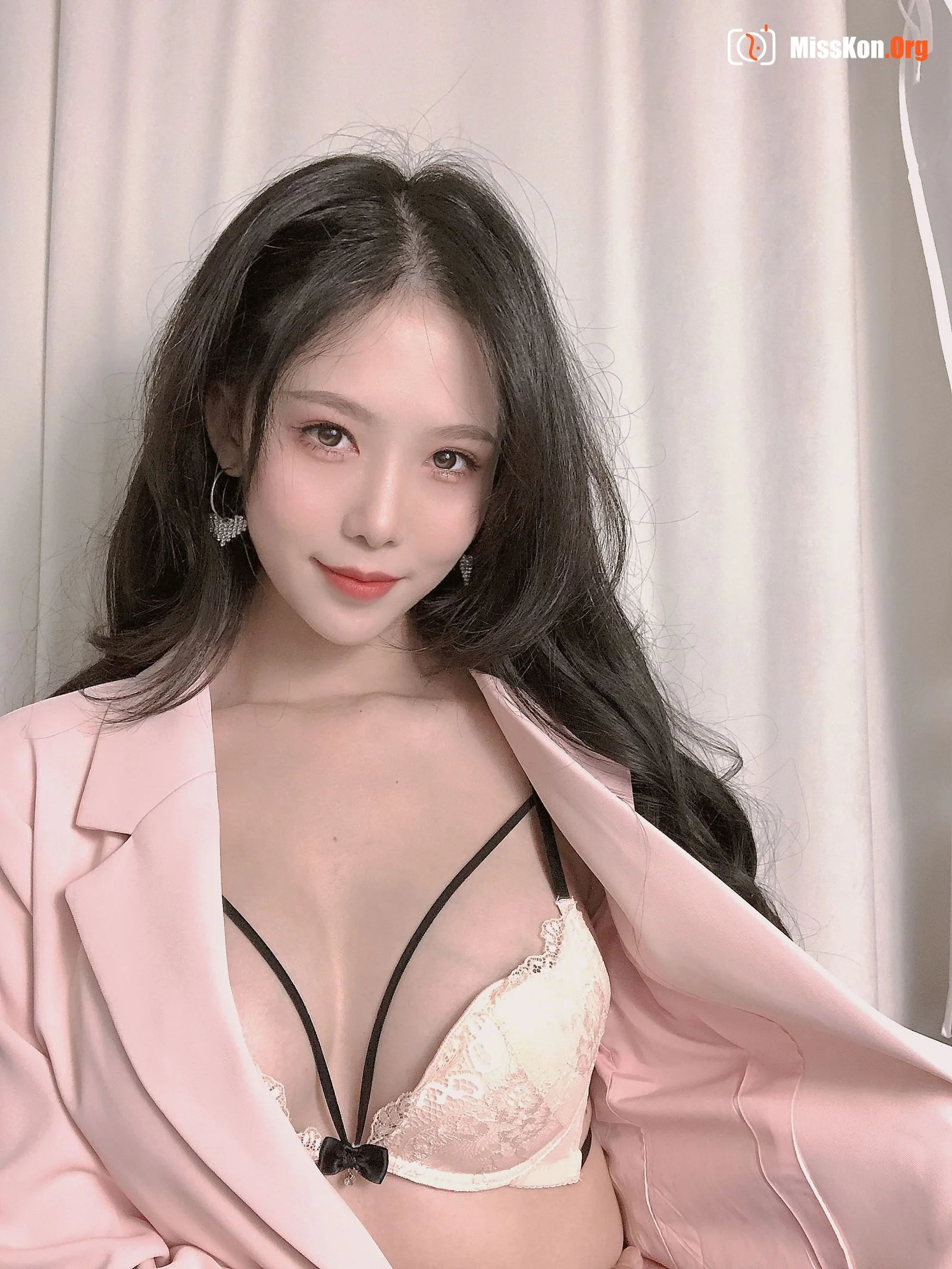 Douniang Lishi: Pink suit - Photo 5