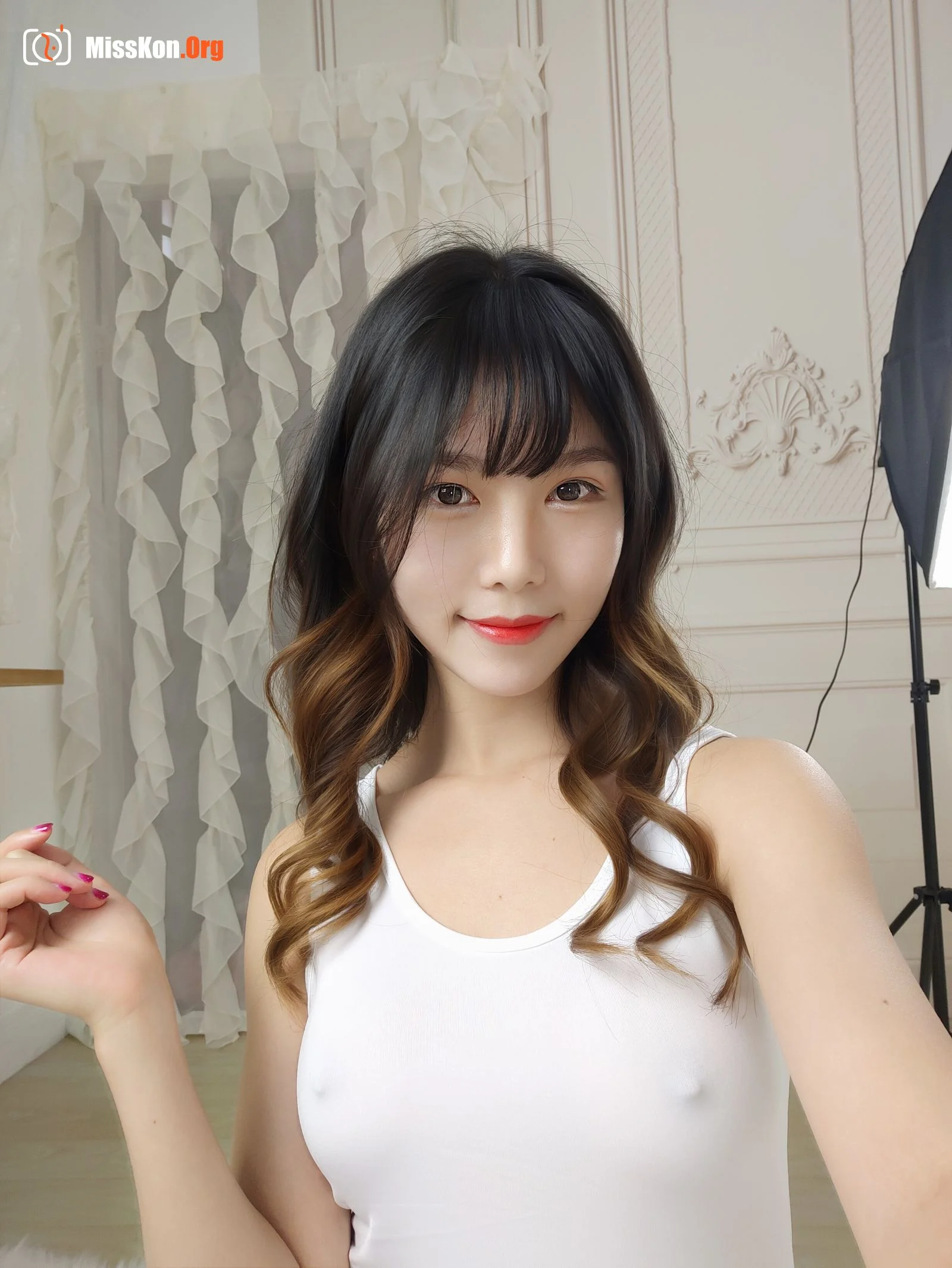 Douniang Lishi: Selfie in white dead pool - Photo 12