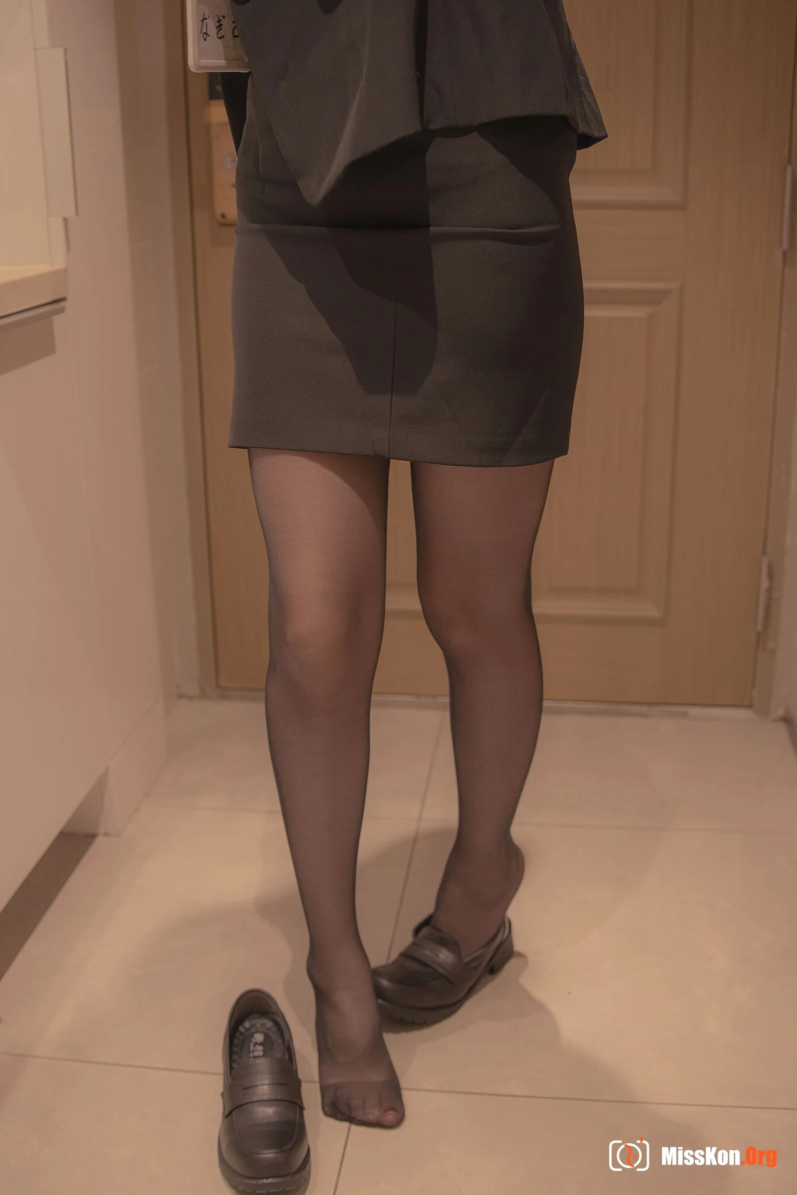 Drunk office lady - Photo 8