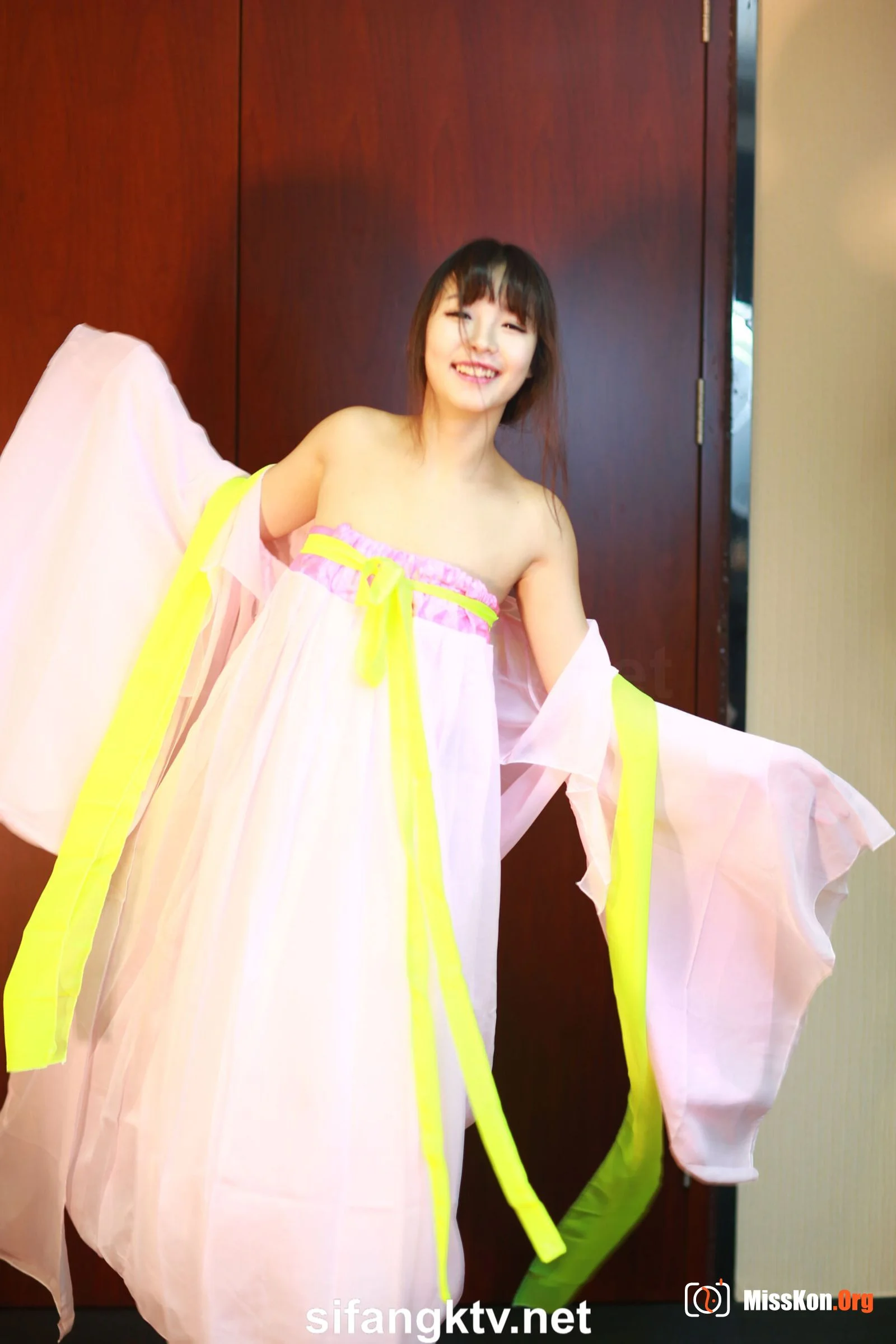 Du Yuhan: Costume (2016-09-07) - Photo 17