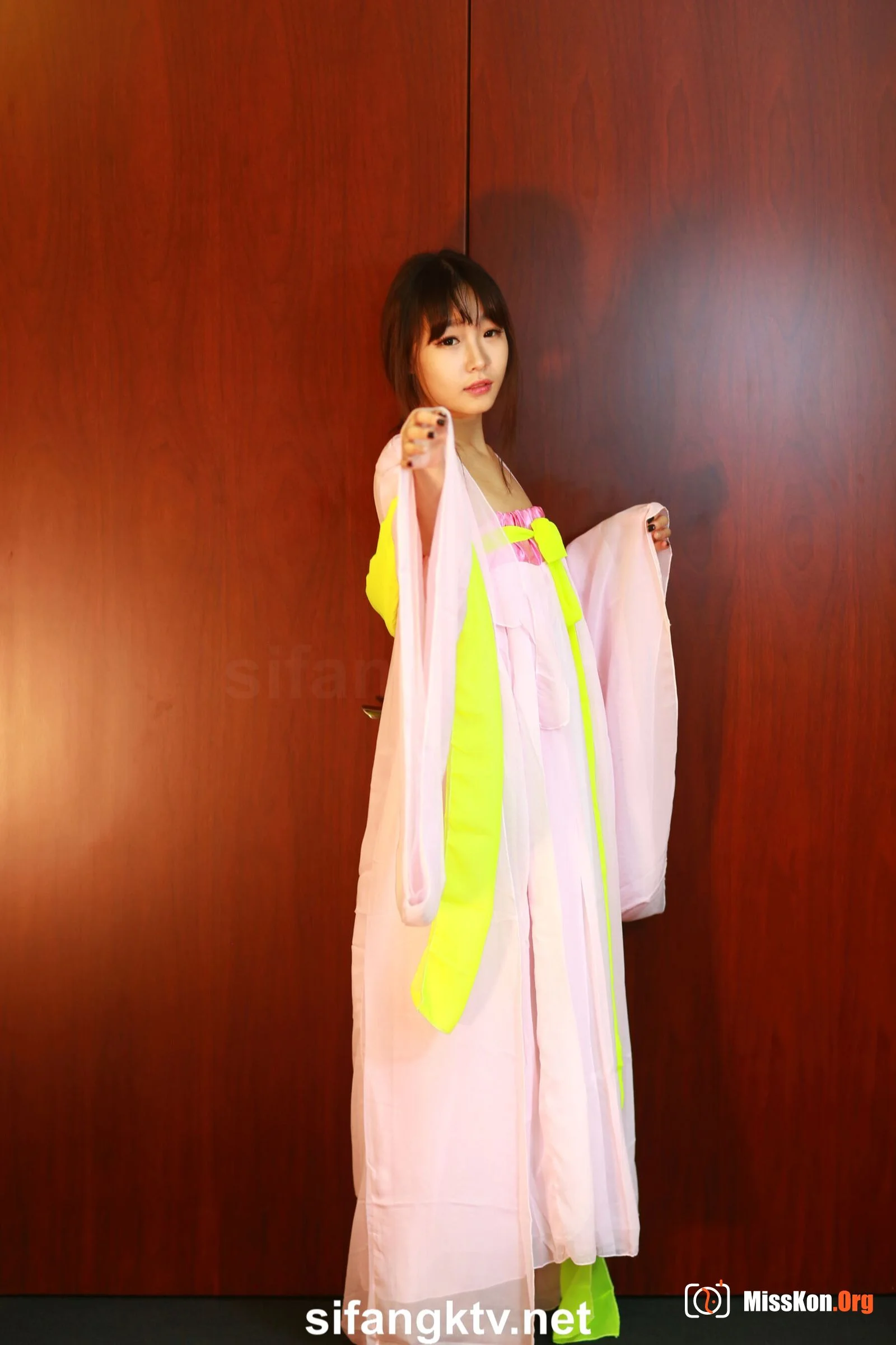 Du Yuhan: Costume (2016-09-07) - Photo 6