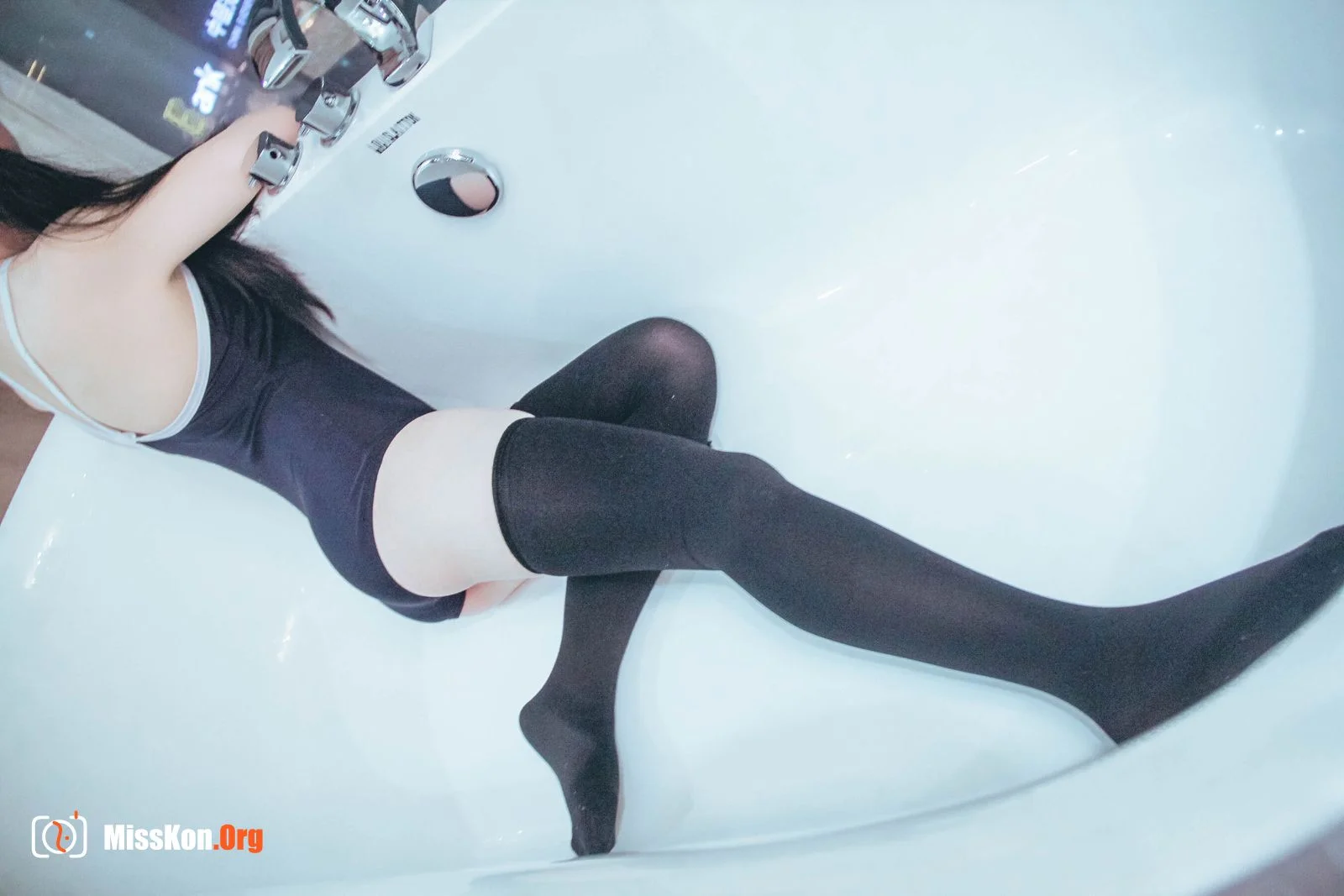 Dumpling Series: Bathing Girl - Photo 10