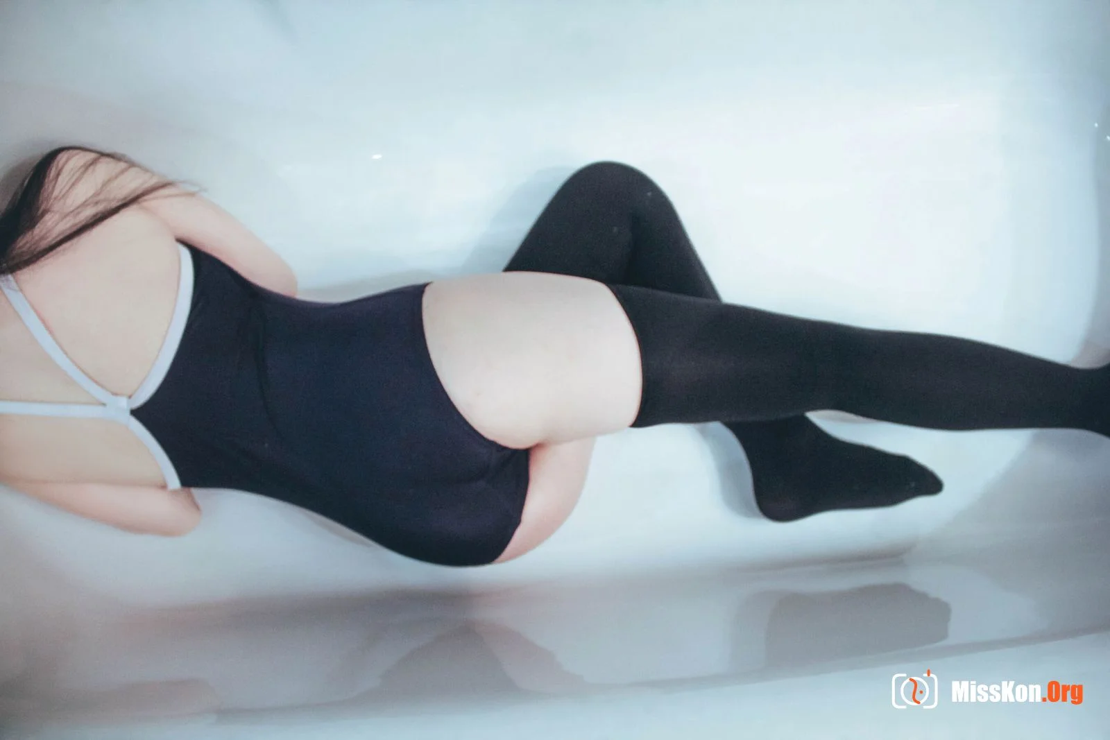 Dumpling Series: Bathing Girl - Photo 15