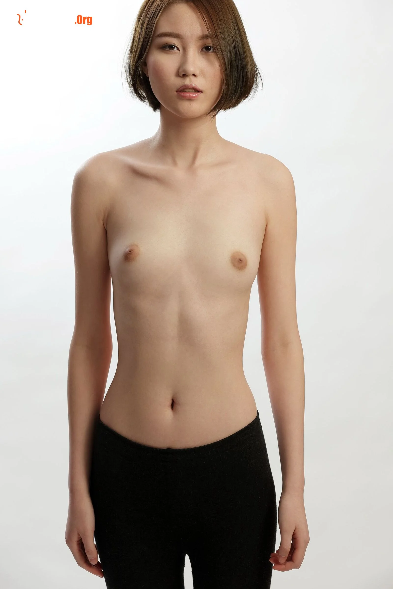 Elizabeth: Beautiful woman on white bed sheet (2015-12-25) - Photo 15