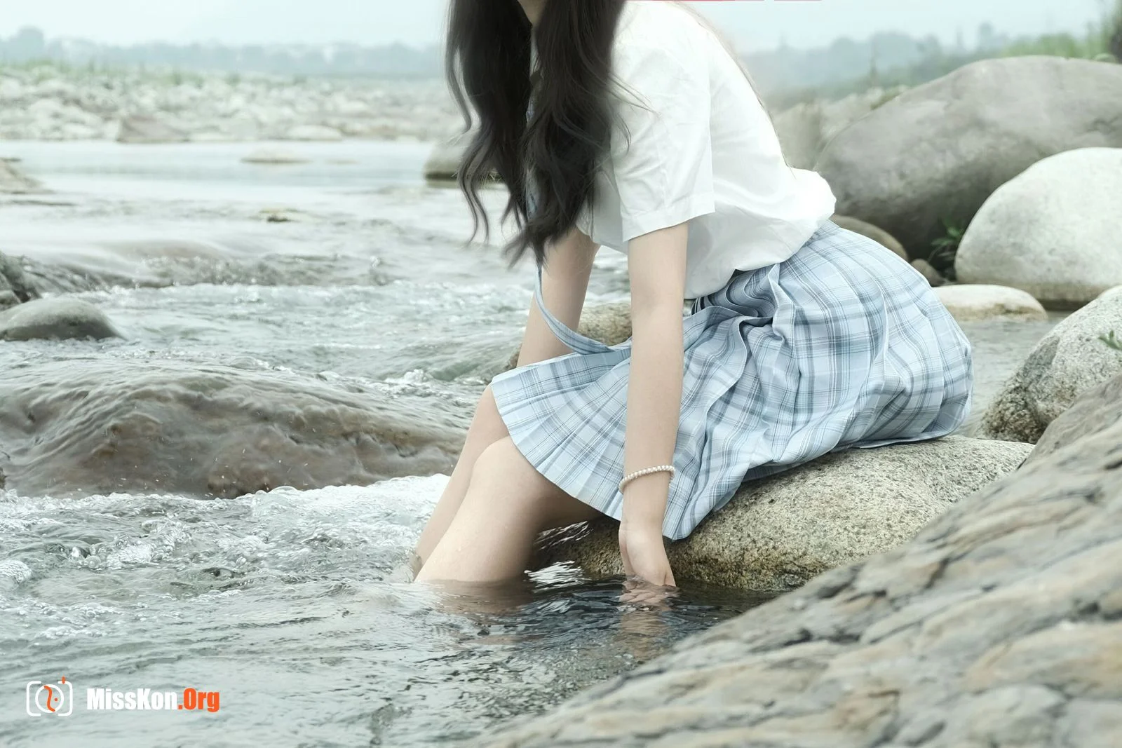 eloise Ruanruan: Riverside JK - Photo 15