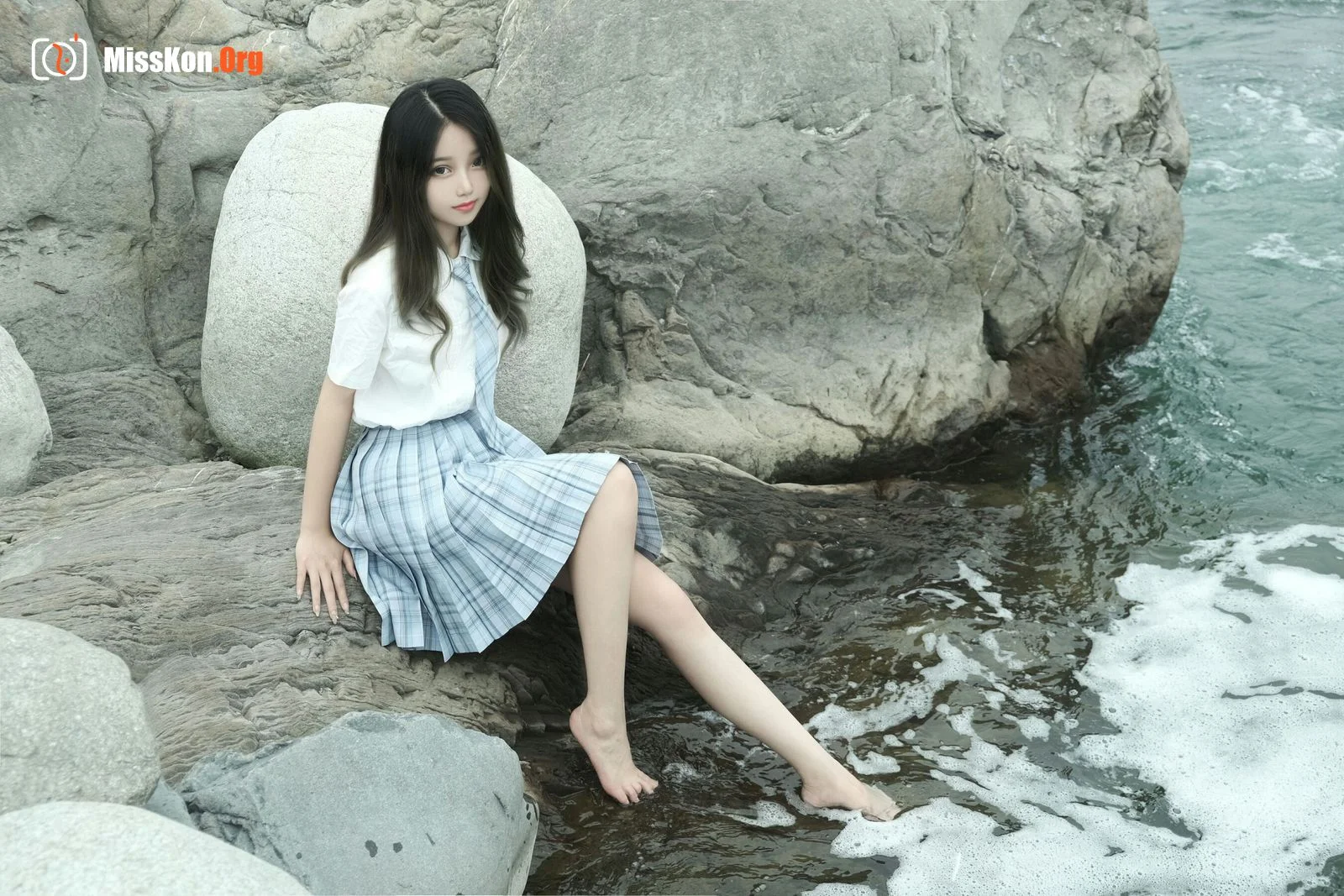 eloise Ruanruan: Riverside JK - Photo 2