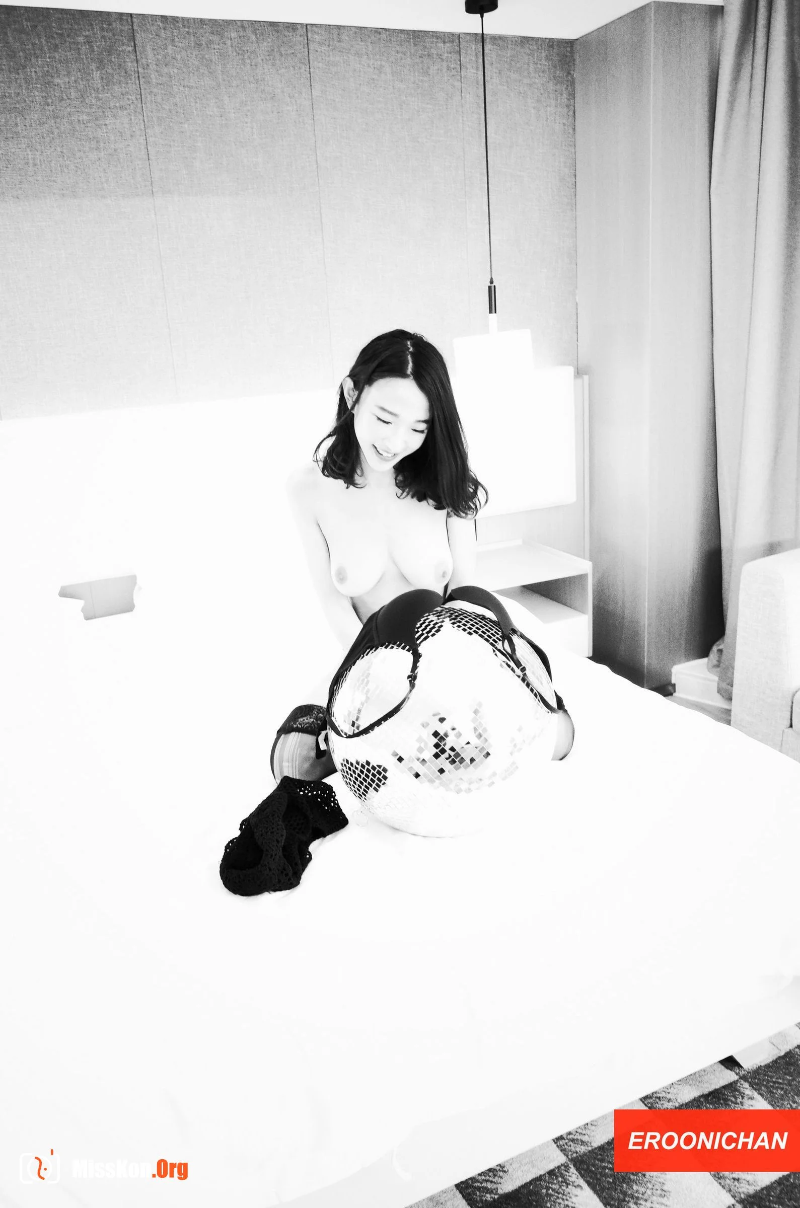 EROONICHAN June Subscription - Photo 2