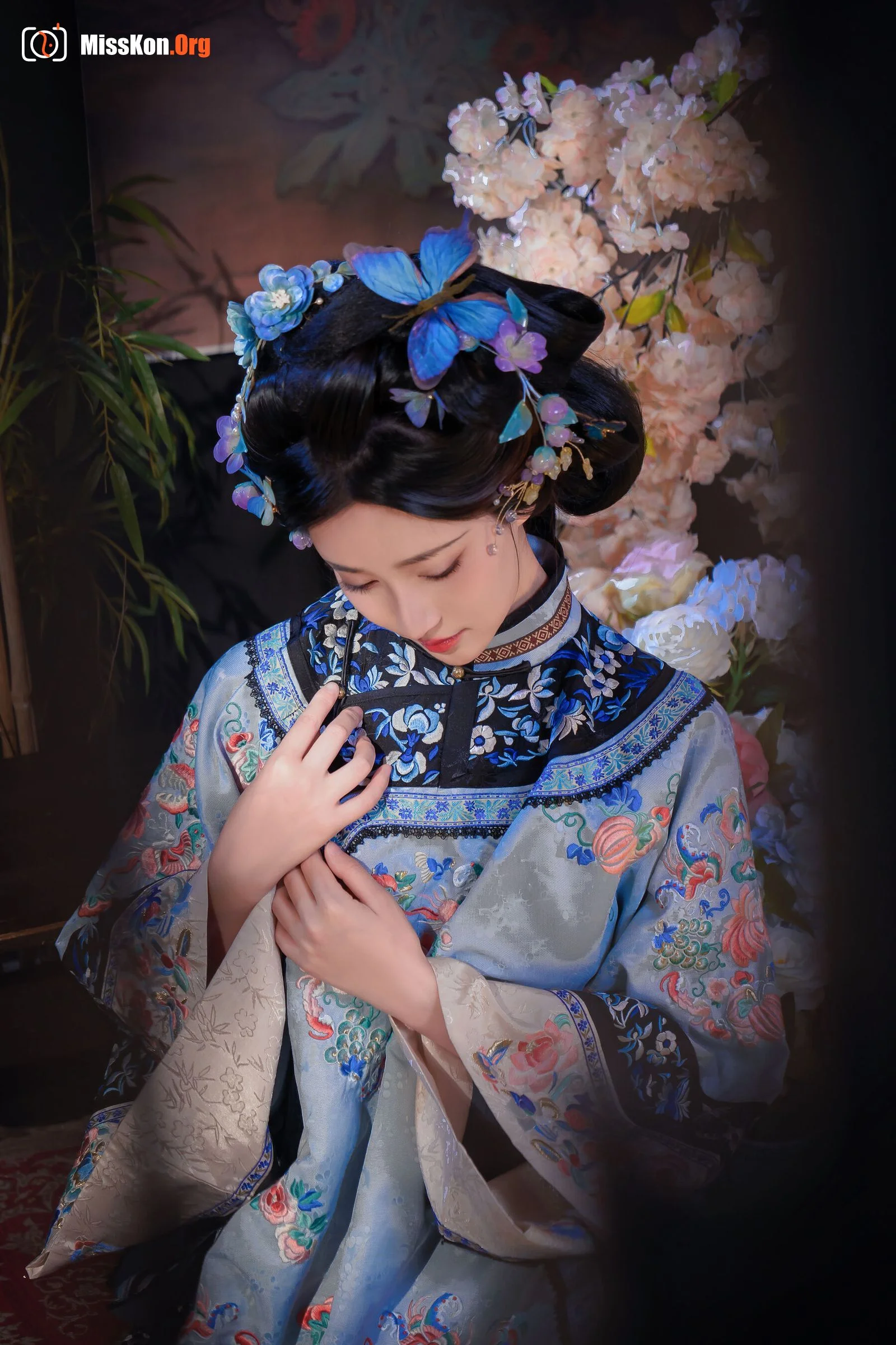 Every year, "Silk Orchid Tomb" - Photo 14