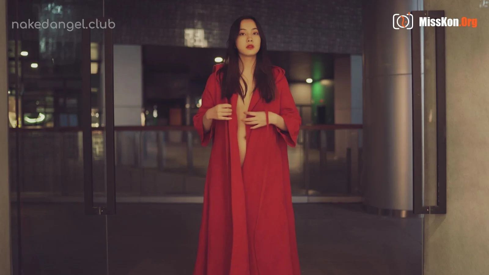 Exposing the limit: shopping in the mall (2019-07-04) - Photo 3