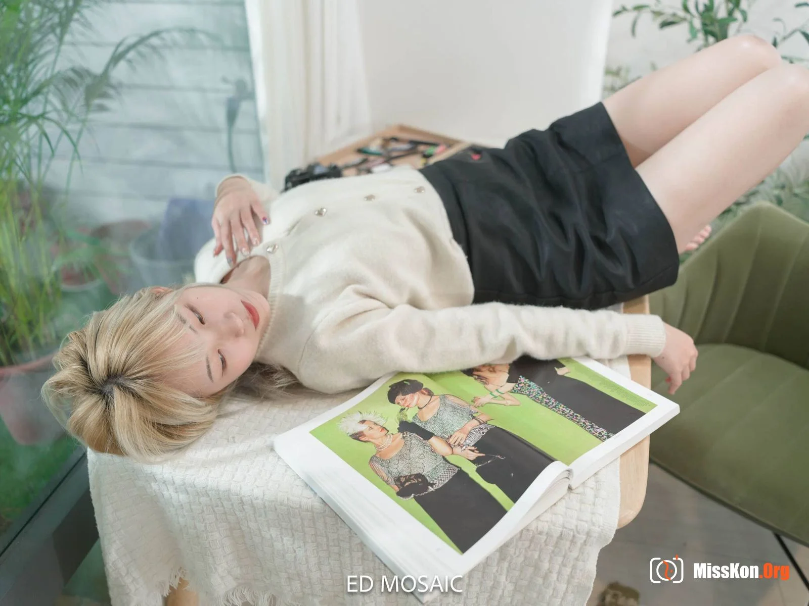 Extremely cute female college student (EDEA-408) - Photo 13